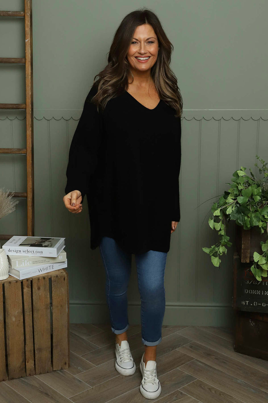 Lynna V-Neck Jumper Black
