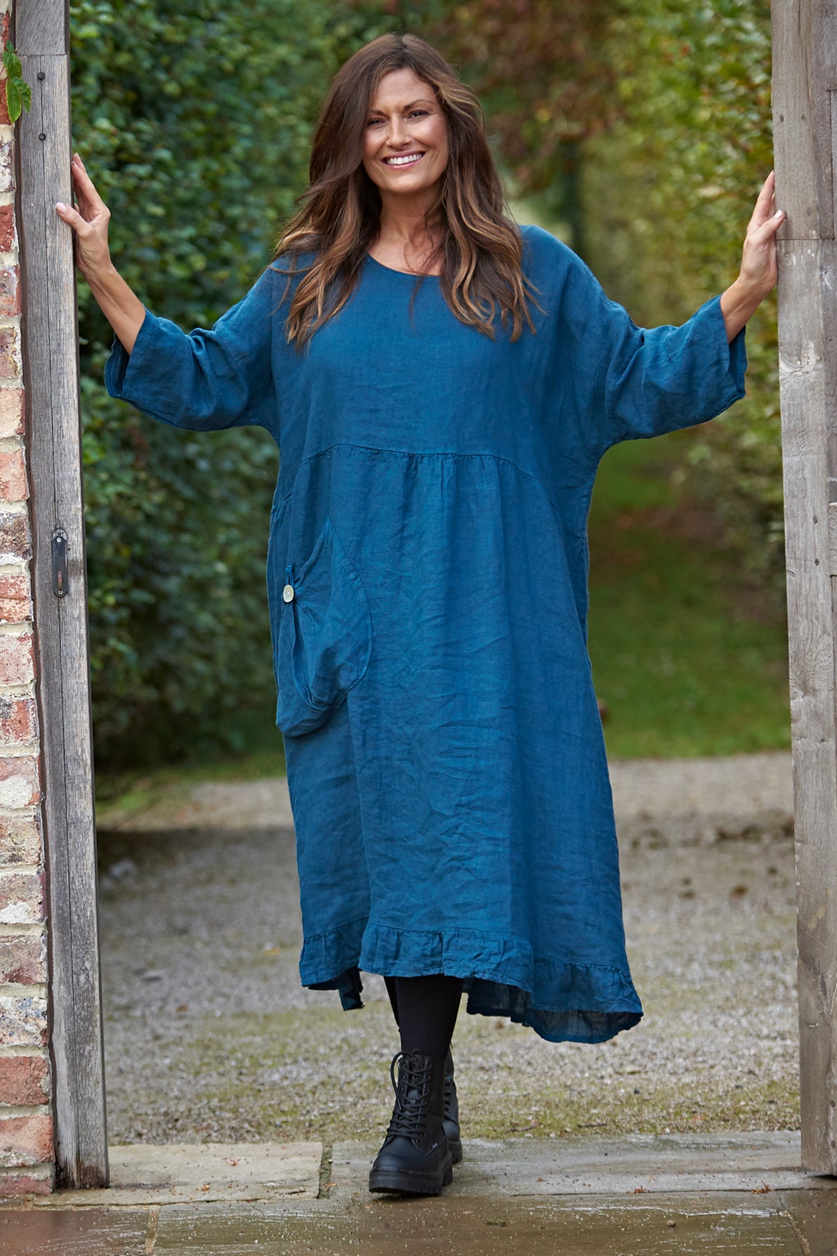 Linen Layers: How To Style Italian Linen Dresses In Winter – Kit and  Kaboodal