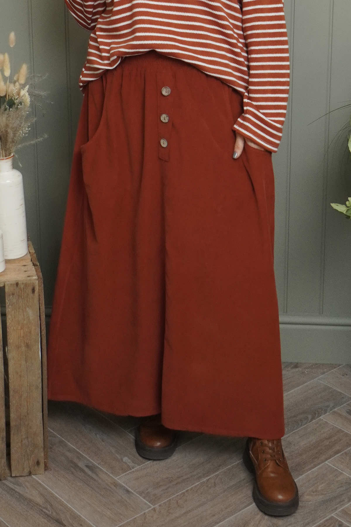 Zinnia Needlecord Skirt Burnt Orange