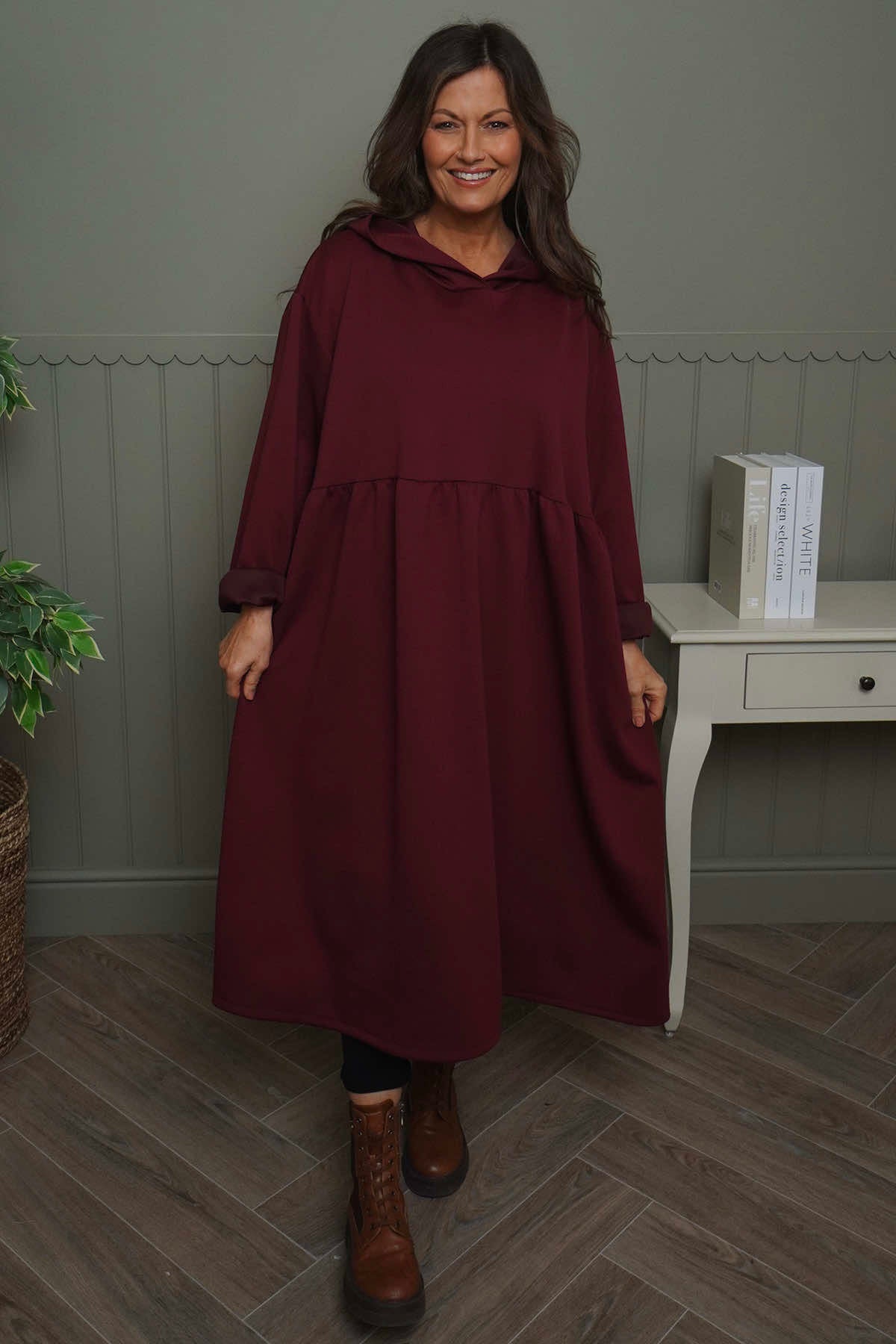 Saskia Hooded Dress Wine – Kit and Kaboodal