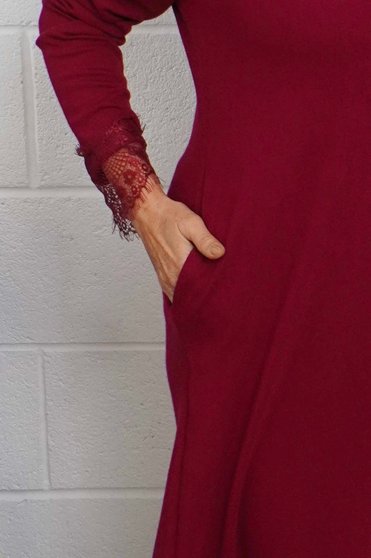 Merinda Lace Detail Dress Wine