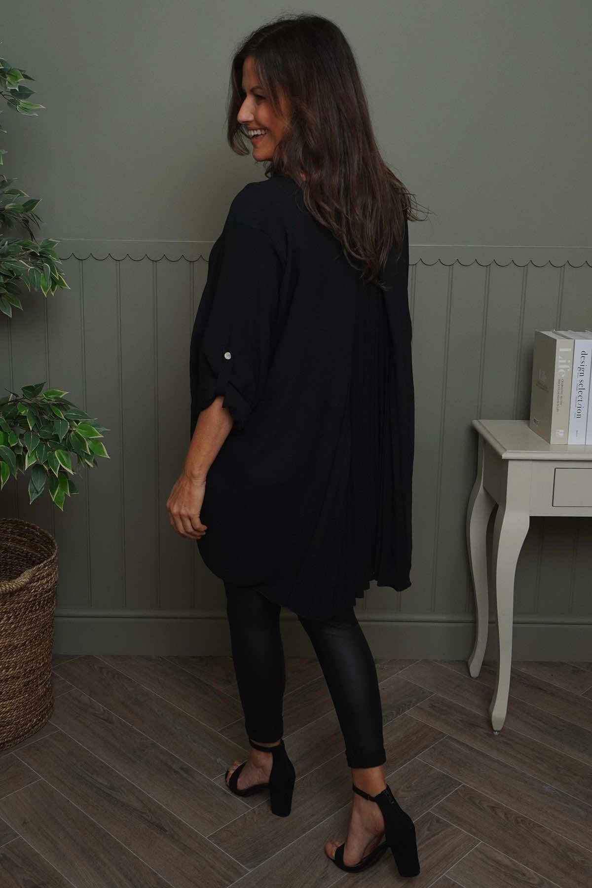 Mairi Pleat Back Top Black