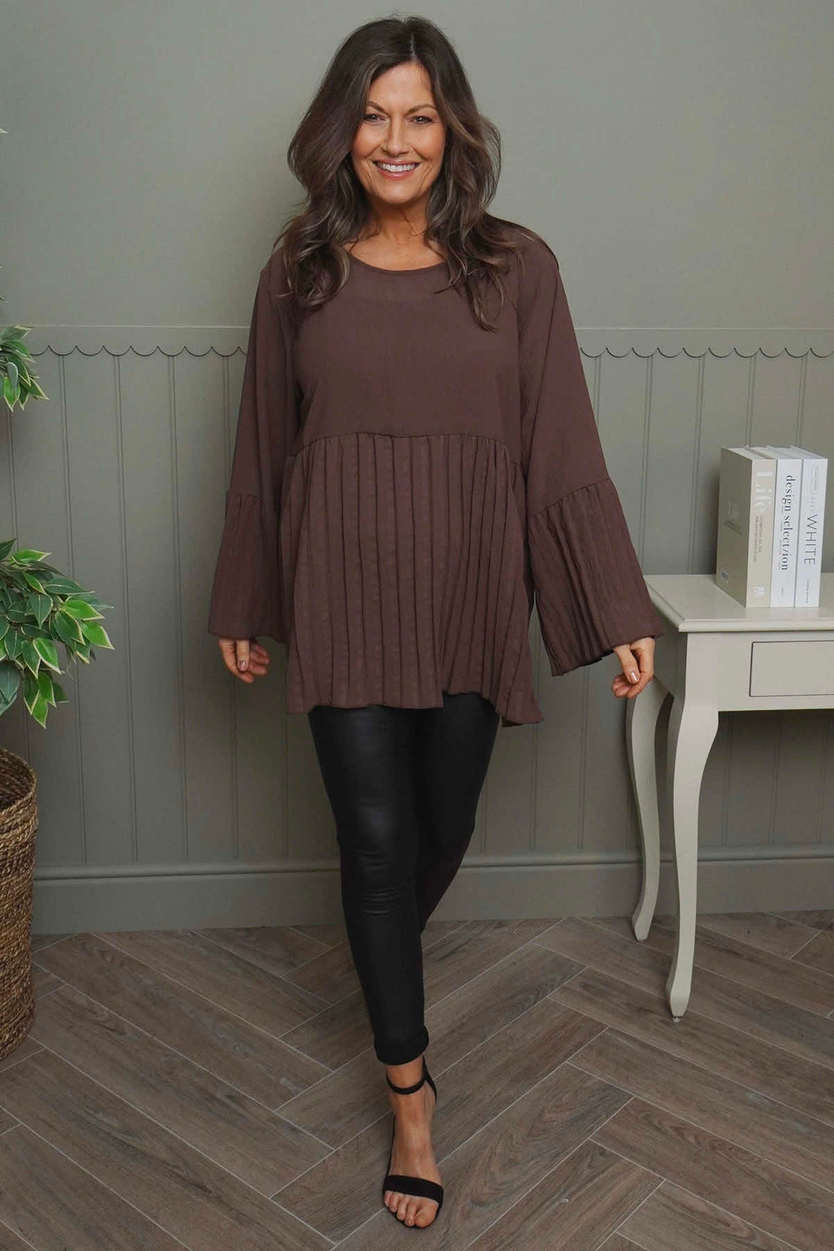 Wynne Pleated Top Cocoa