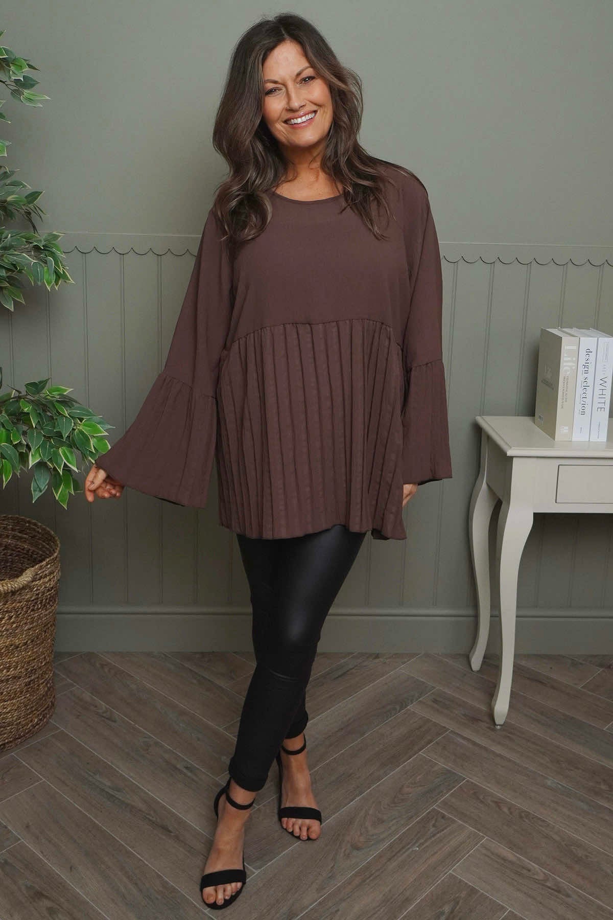 Wynne Pleated Top Cocoa