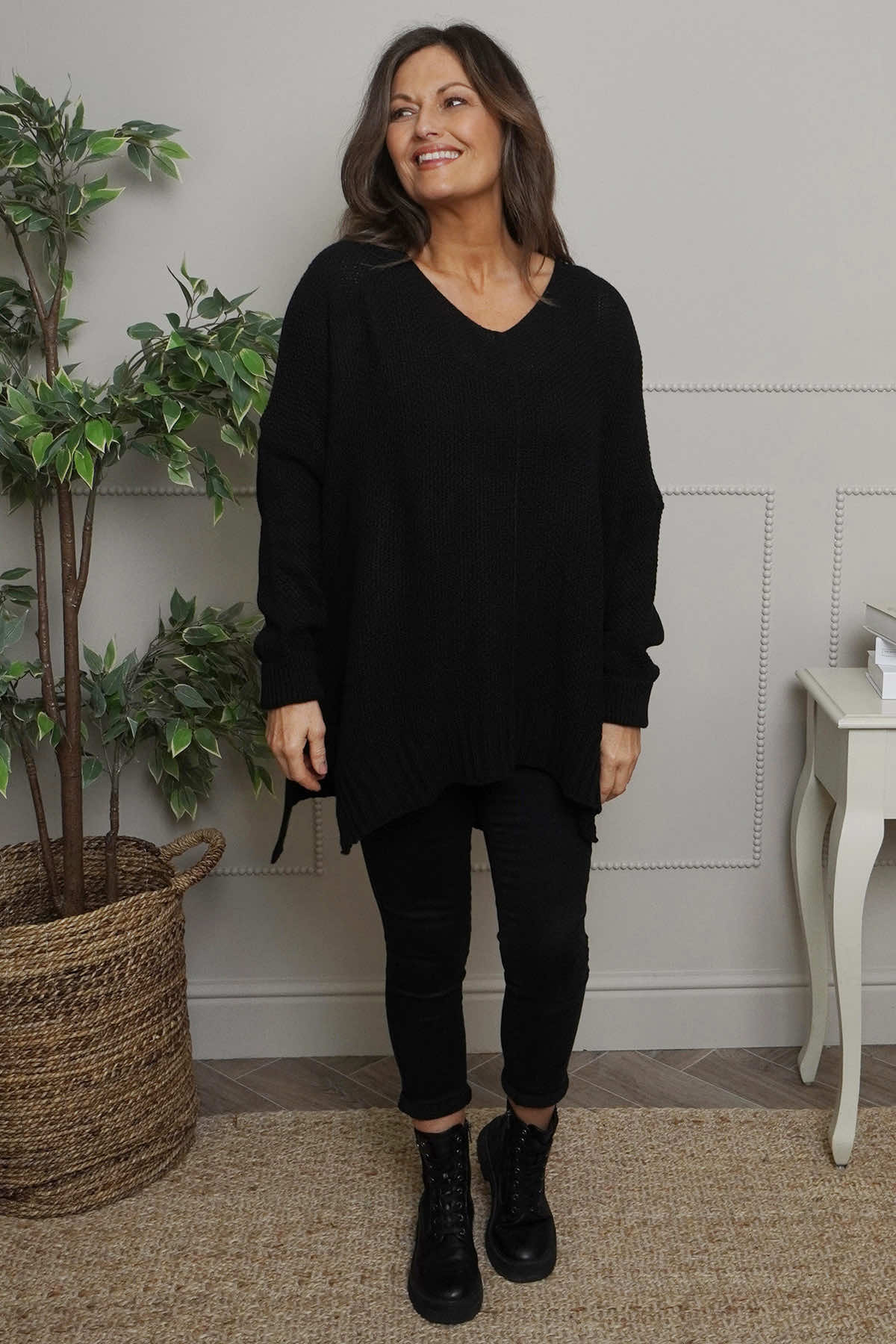 Bo Slouch V-Neck Jumper Black