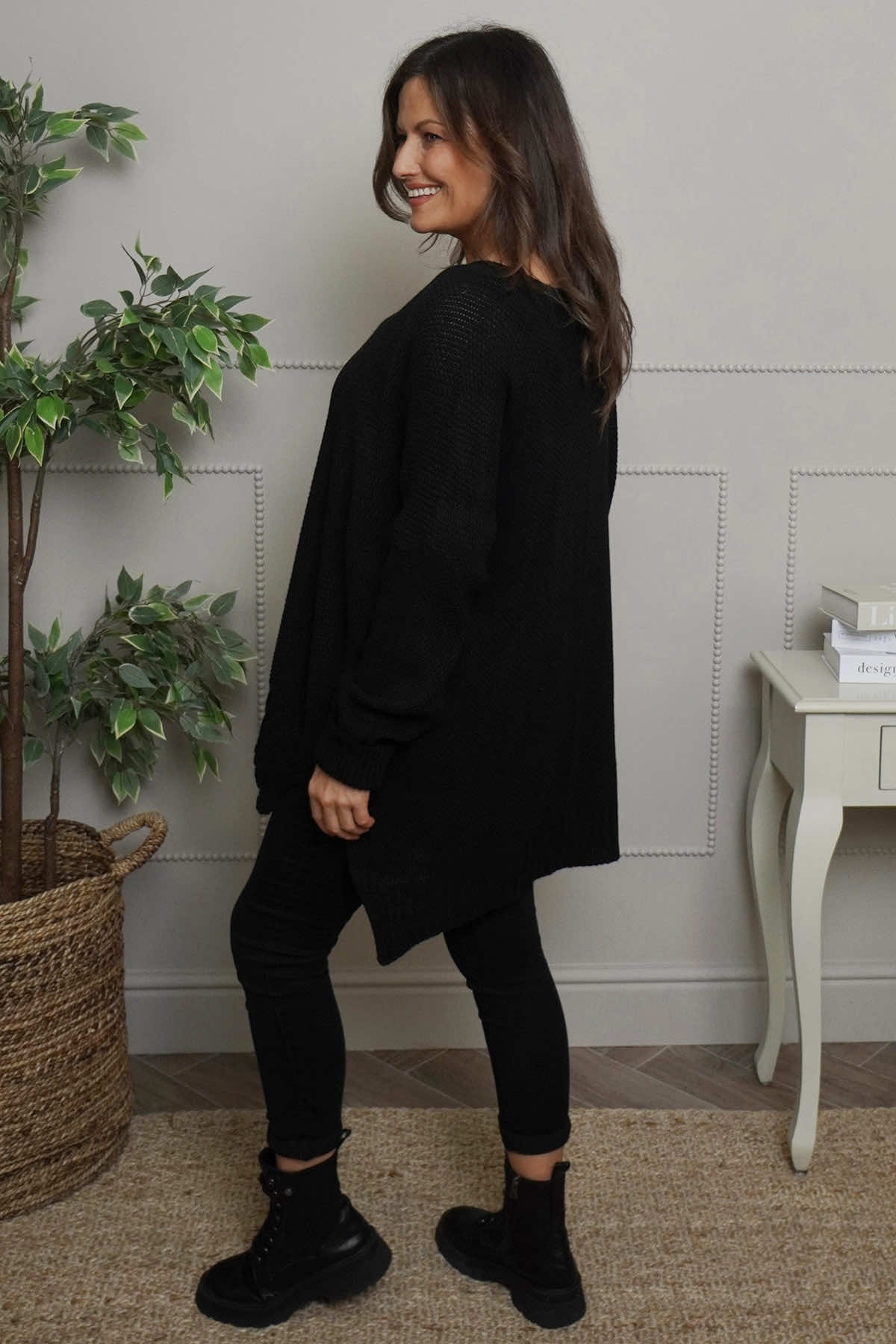 Bo Slouch V-Neck Jumper Black