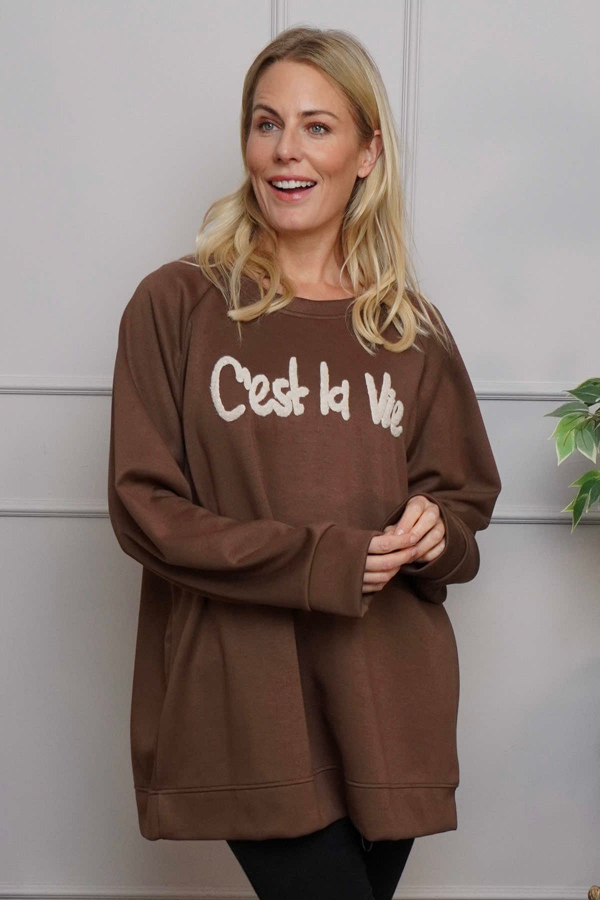 C'est La Vie Sweatshirt Cocoa