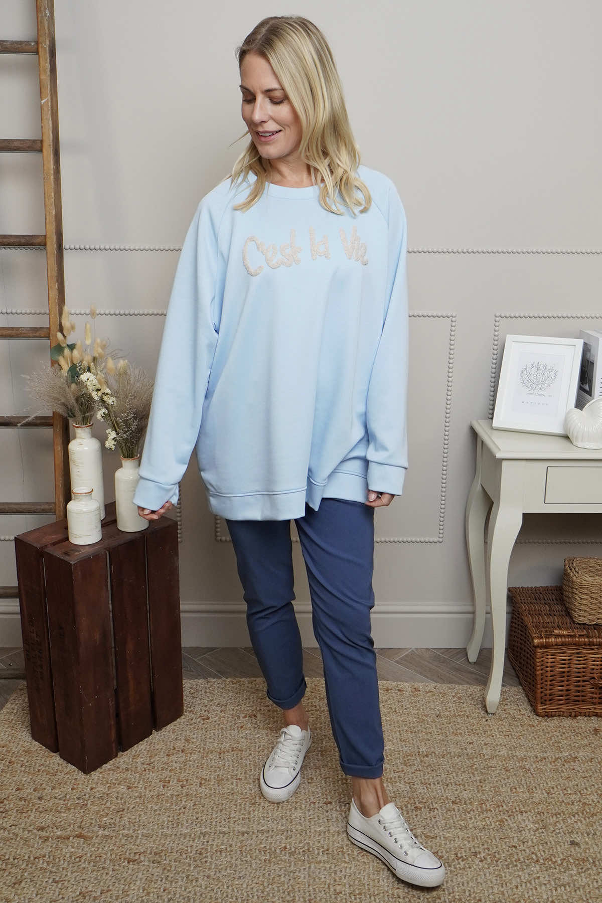 C'est La Vie Sweatshirt Light Blue