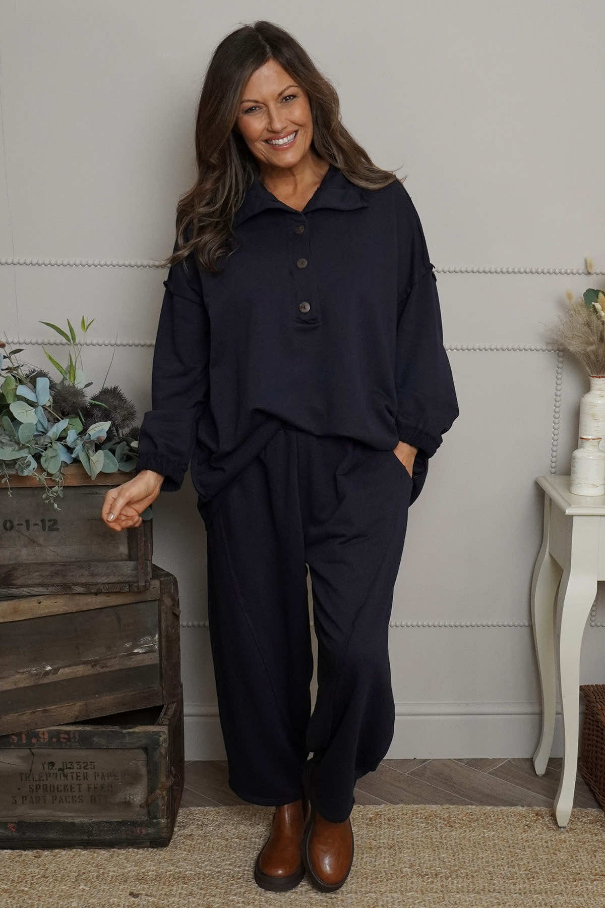 Yasmina Cropped Cotton Trousers Navy