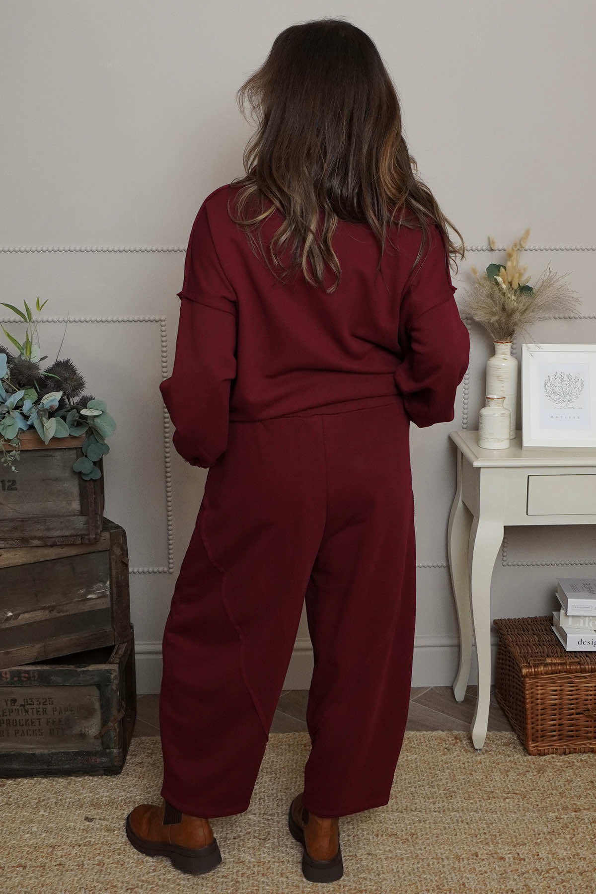 Yasmina Cropped Cotton Trousers Wine