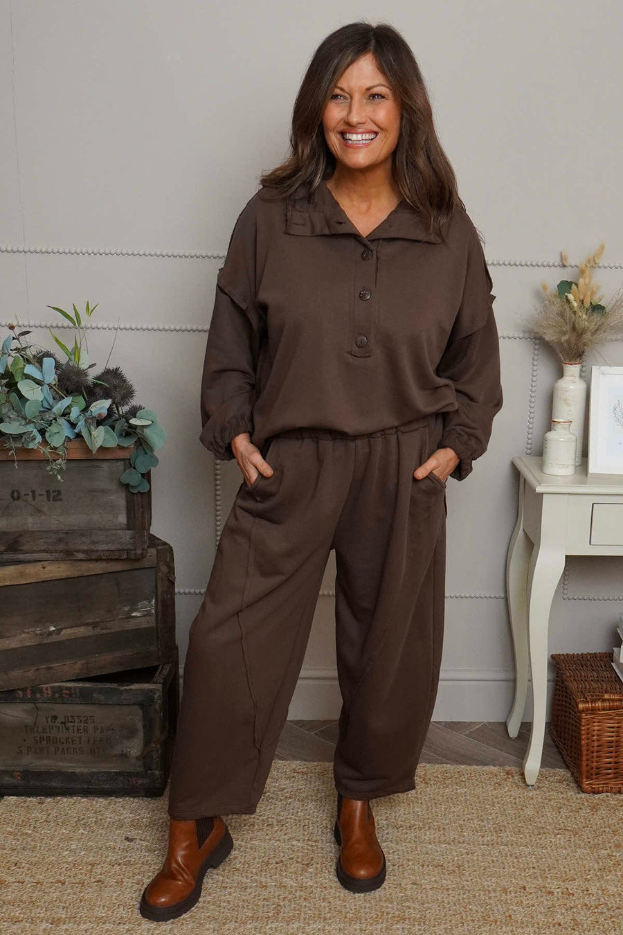 Yasmina Cropped Cotton Trousers Cocoa