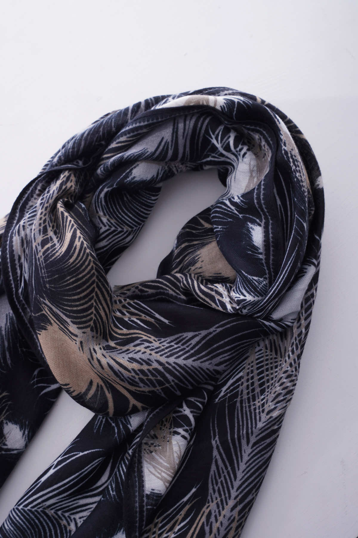 Alyssa Scarf Black
