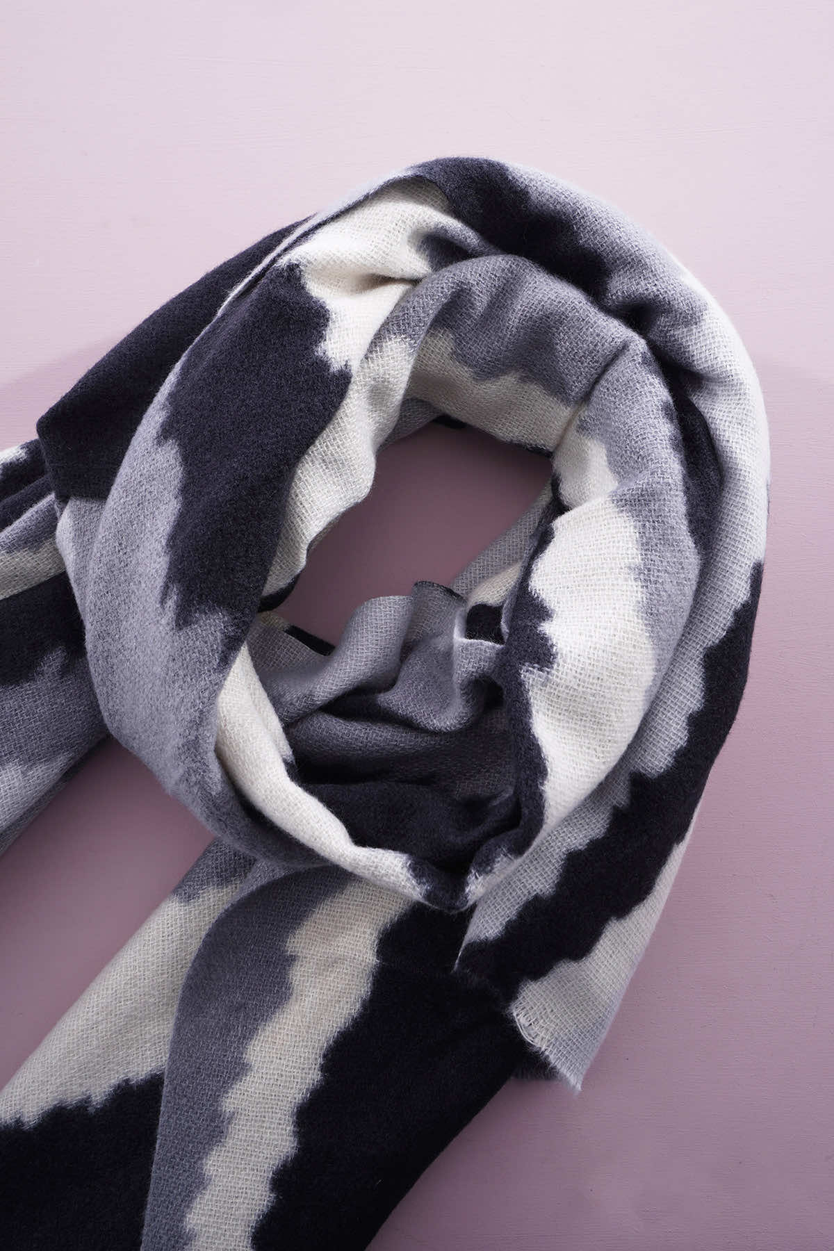 Bernadetta Scarf Black