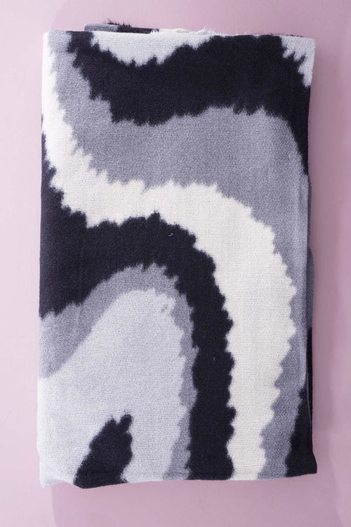 Bernadetta Scarf Black - Image 3