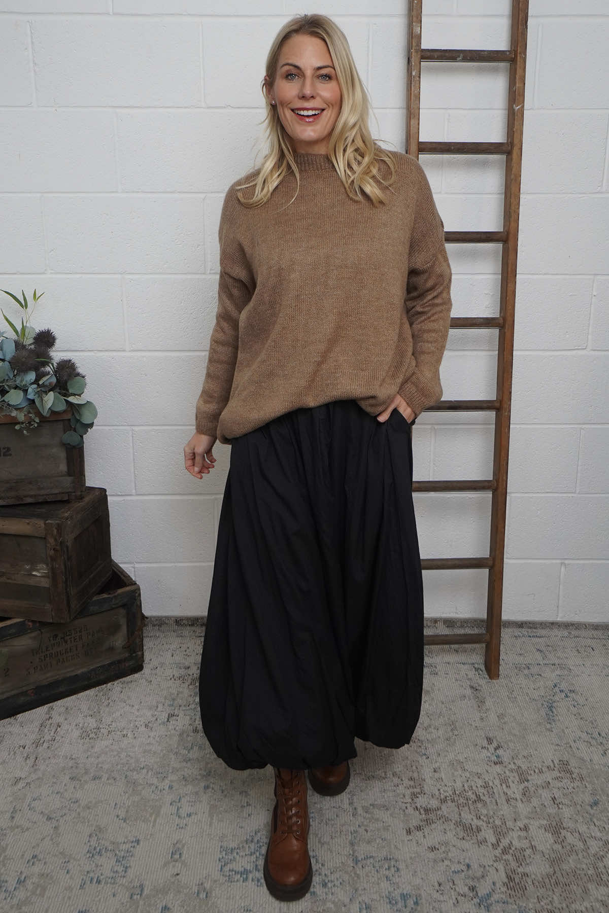 Wilfreda Puffball Cotton Skirt Black