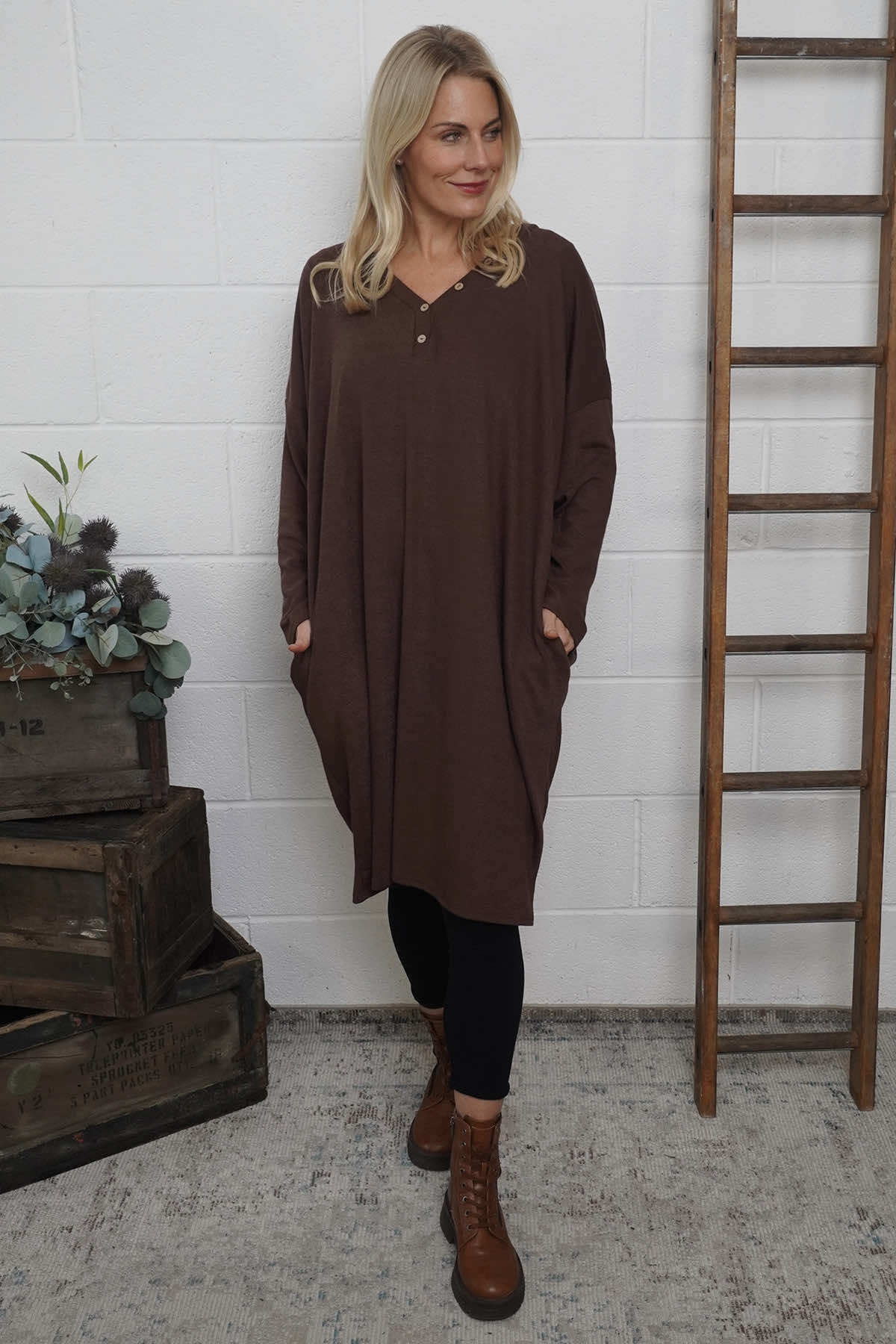 Linzi V-Neck Dress Cocoa