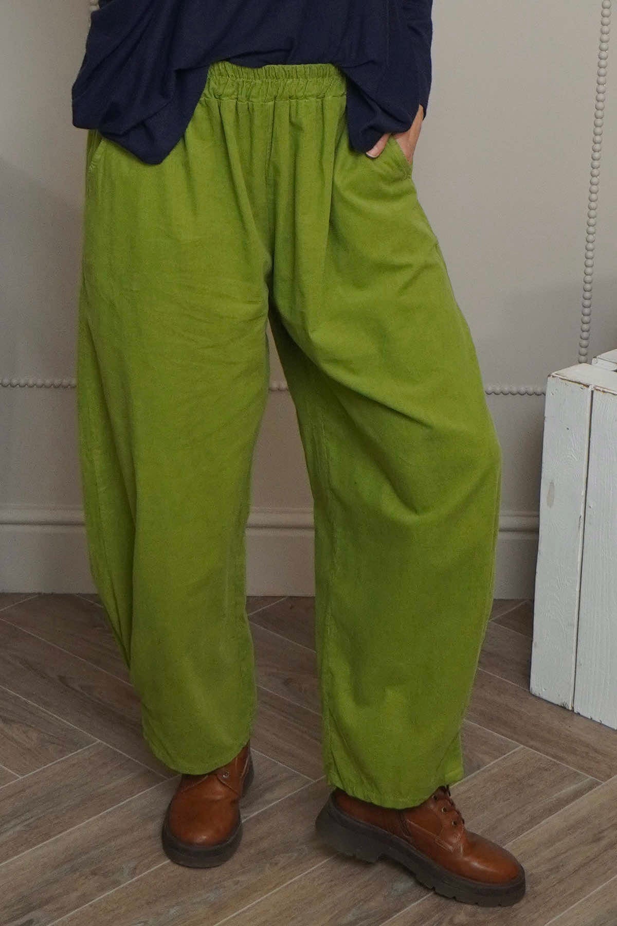 Maddie Needlecord Trousers Olive