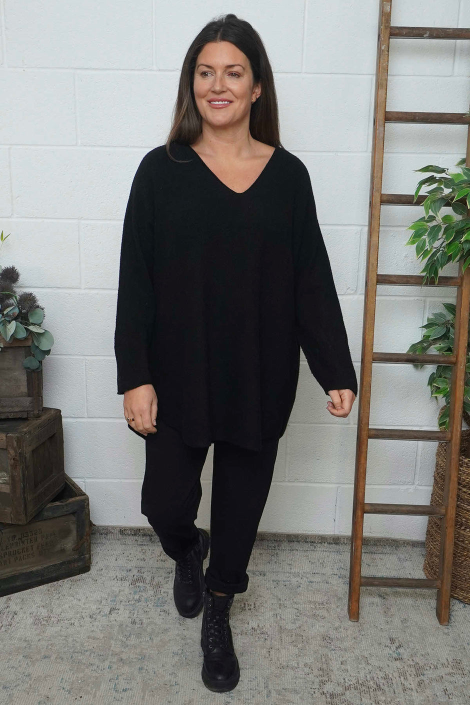 Lynna V-Neck Jumper Black