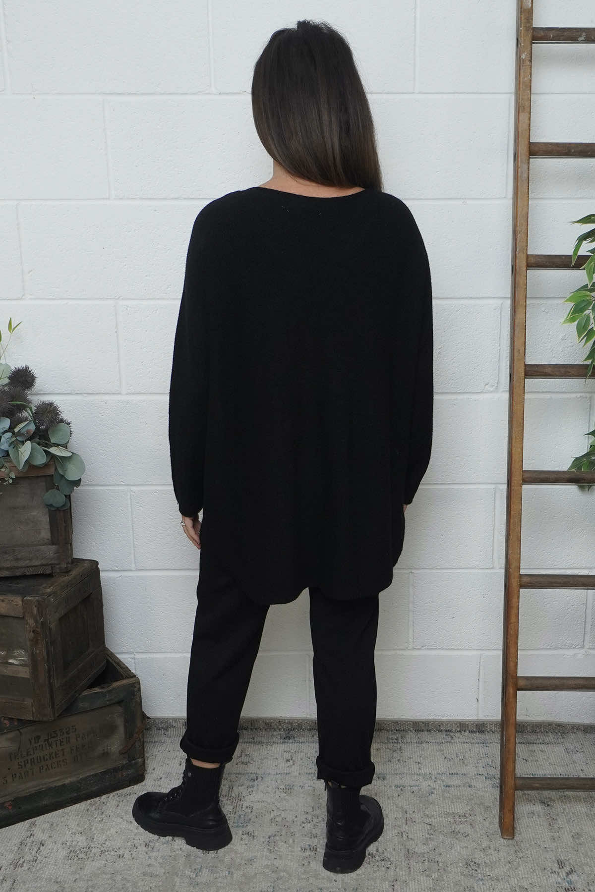 Lynna V-Neck Jumper Black