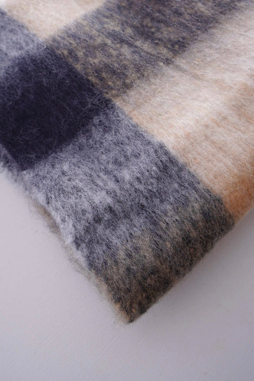 kara scarf  black - Image 4