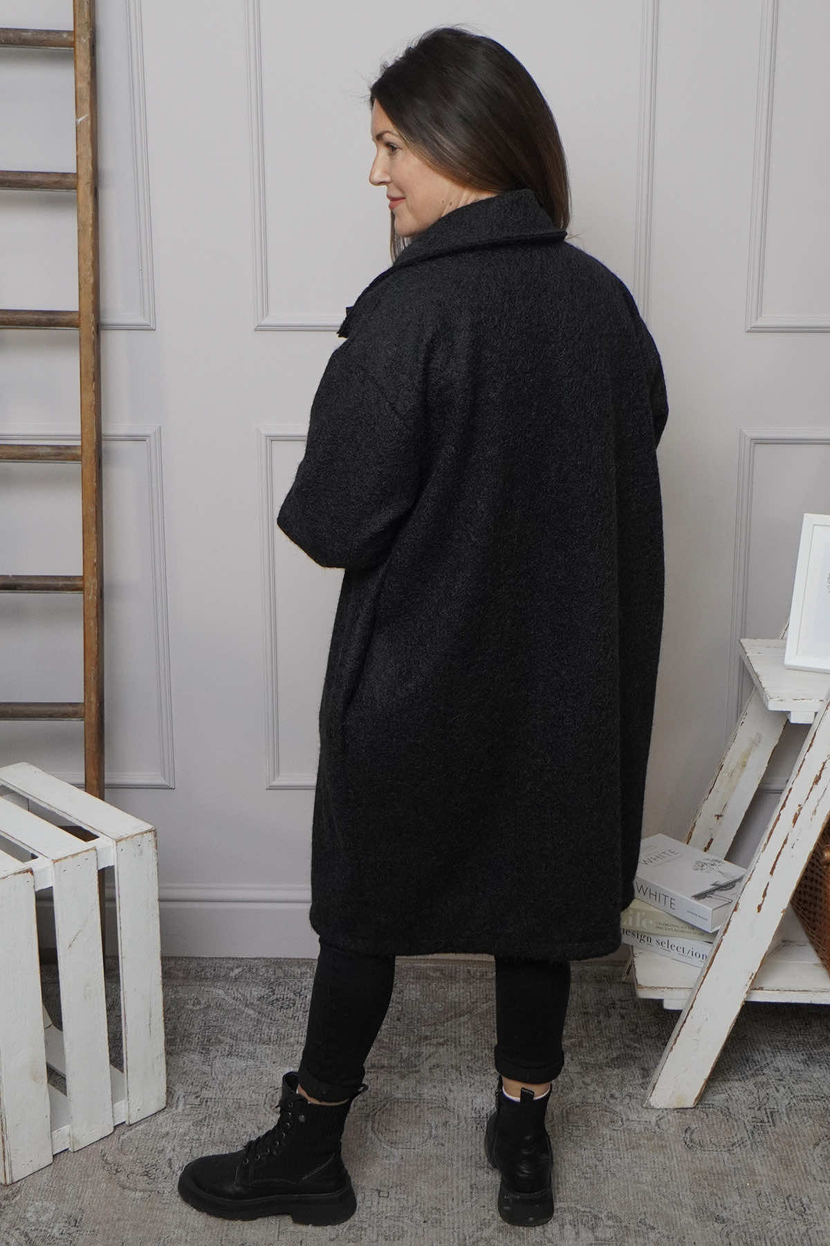 Chrysanta Coat Black