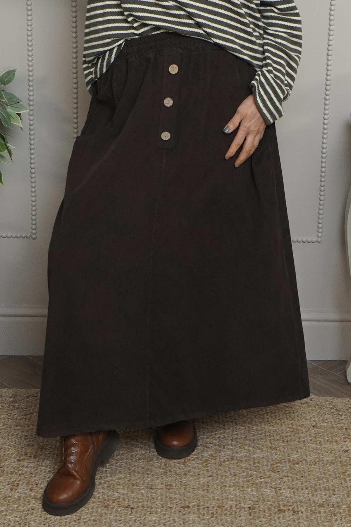 Zinnia Needlecord Skirt Cocoa