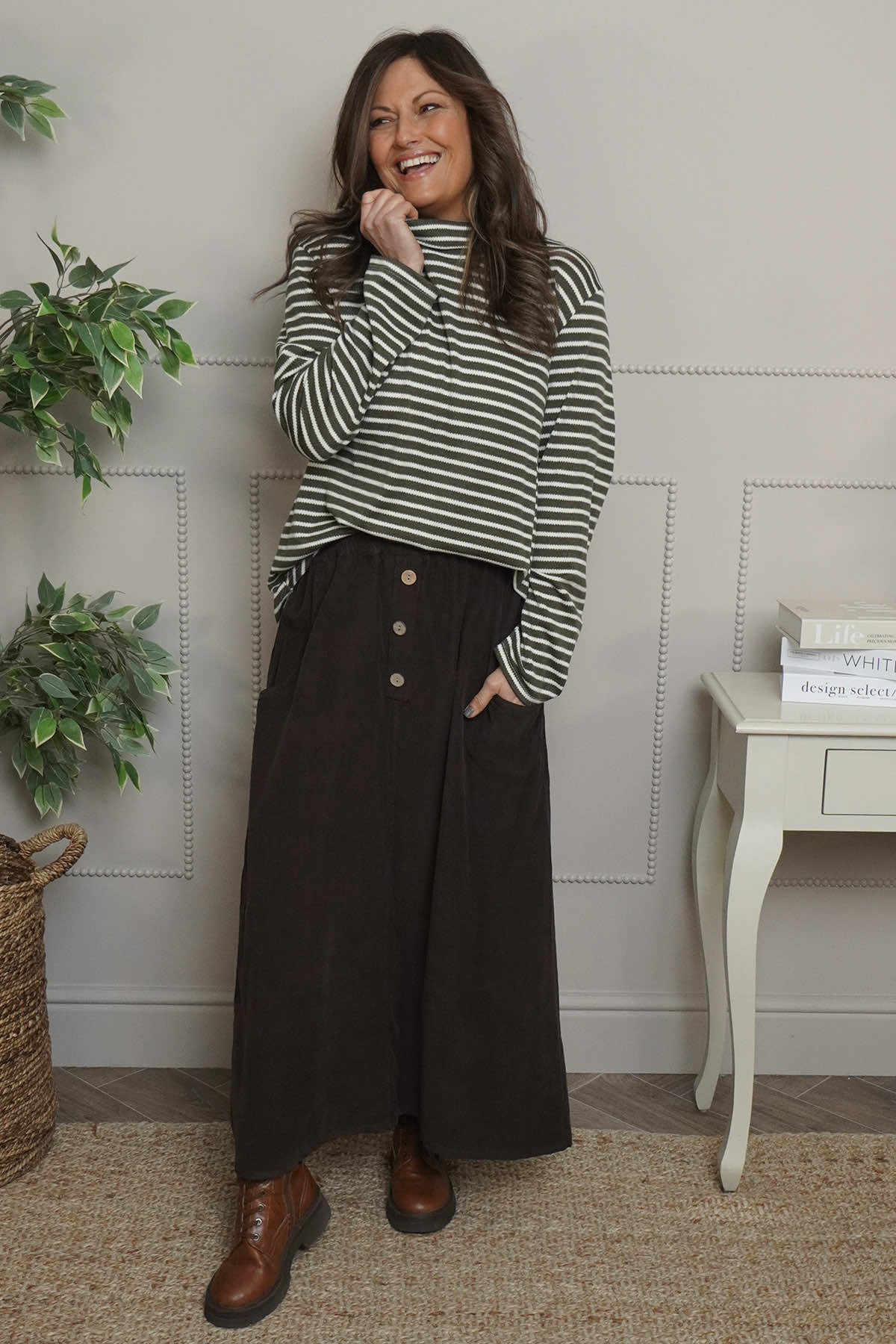 Zinnia Needlecord Skirt Cocoa