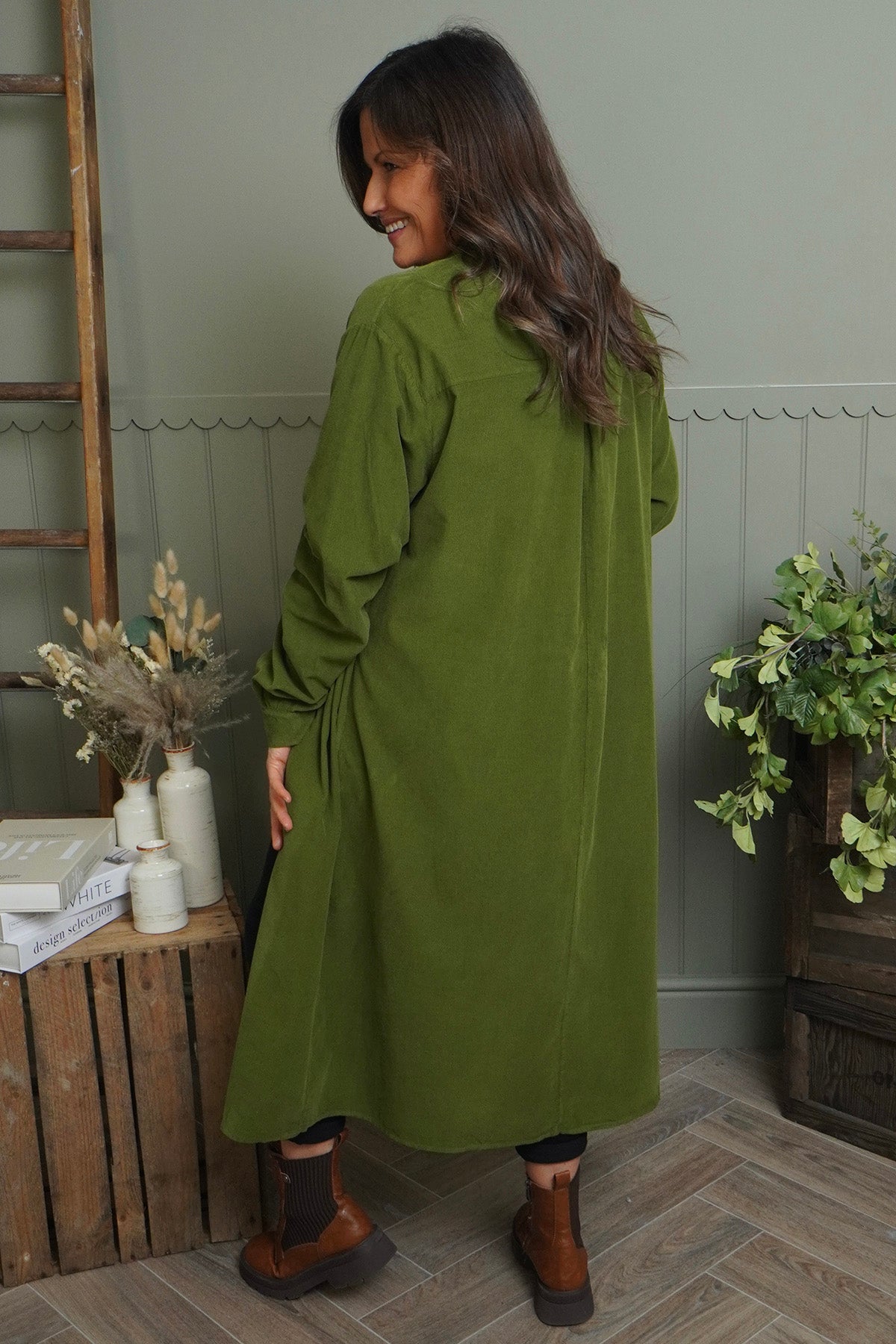 Dezi Needlecord Shirt Dress Olive