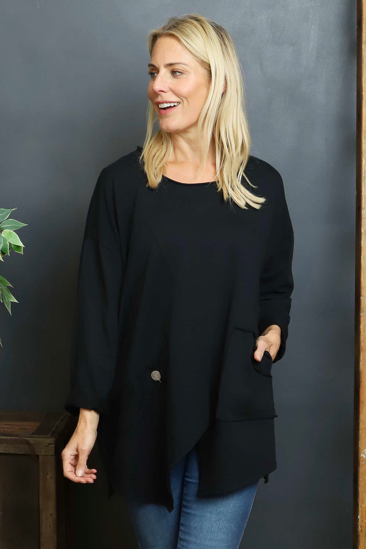 Kelilah Pocket Cotton Top Black