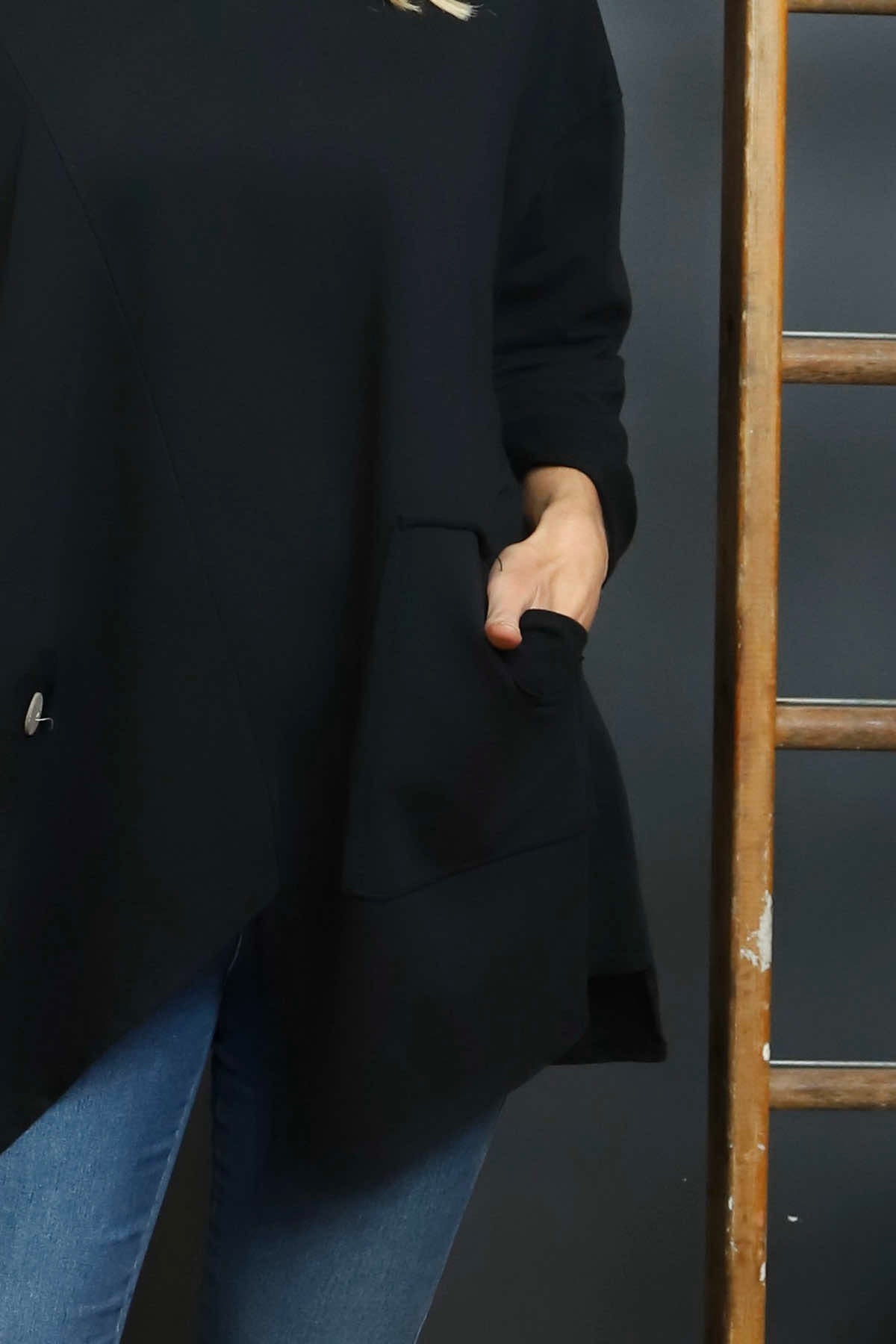 Kelilah Pocket Cotton Top Black