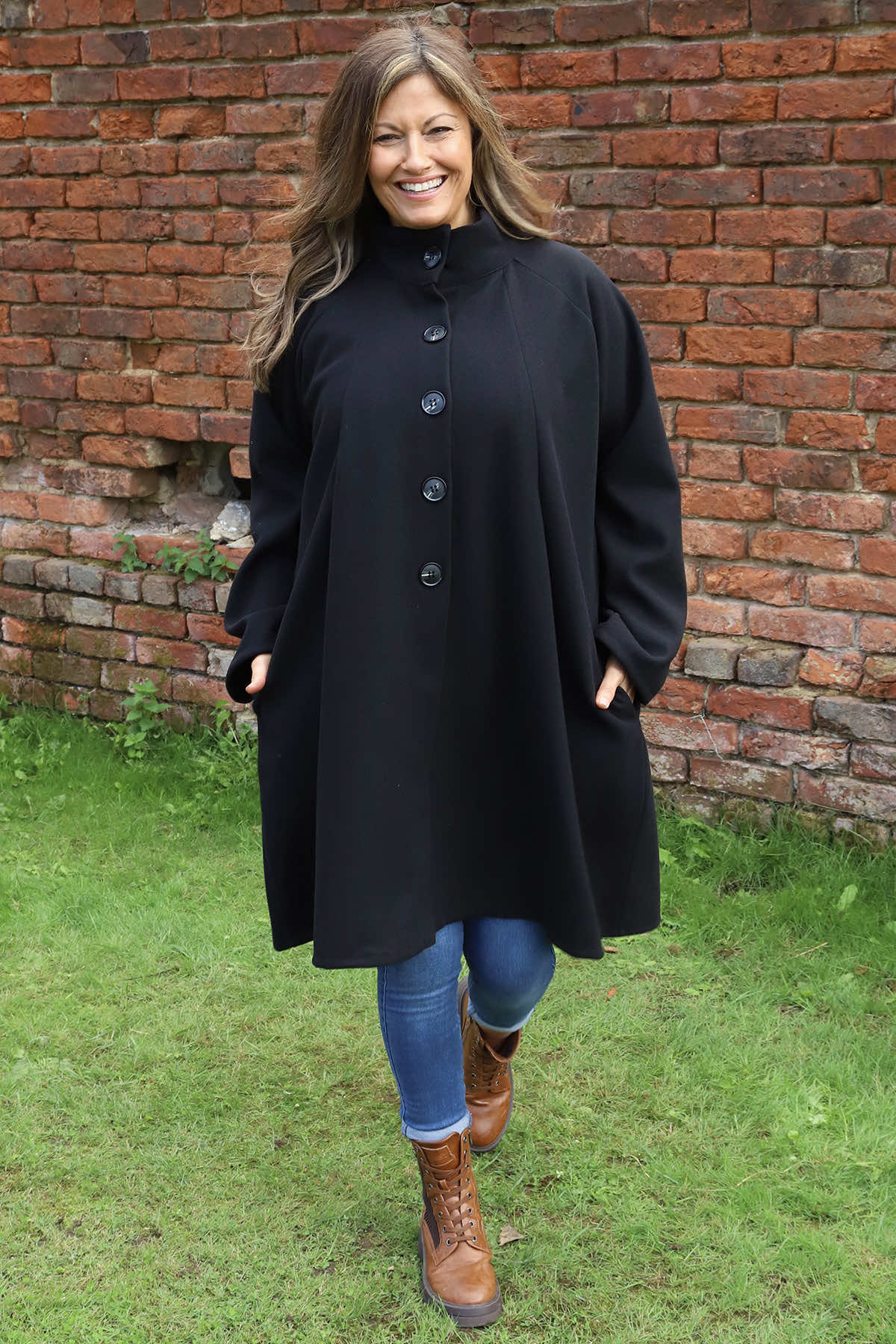 Martina Coat Black