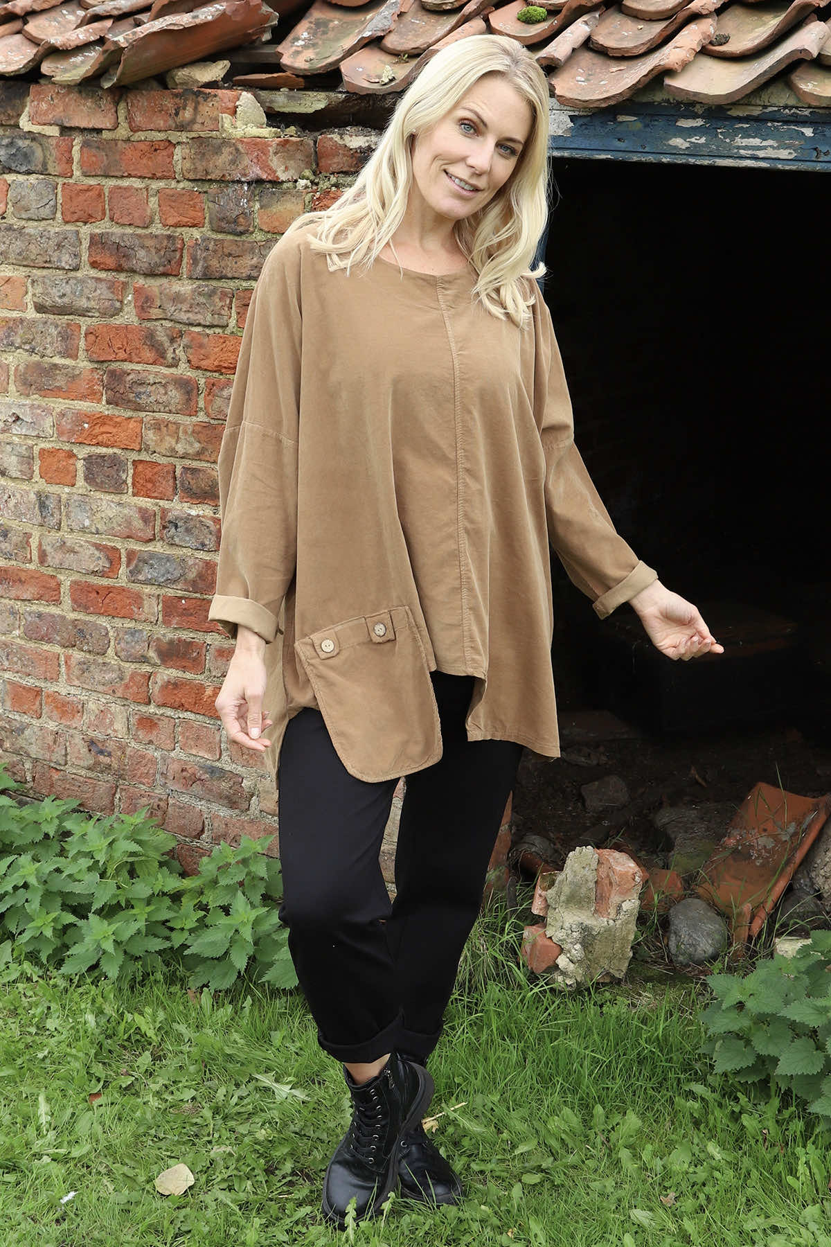 Daisy Needlecord Top Camel