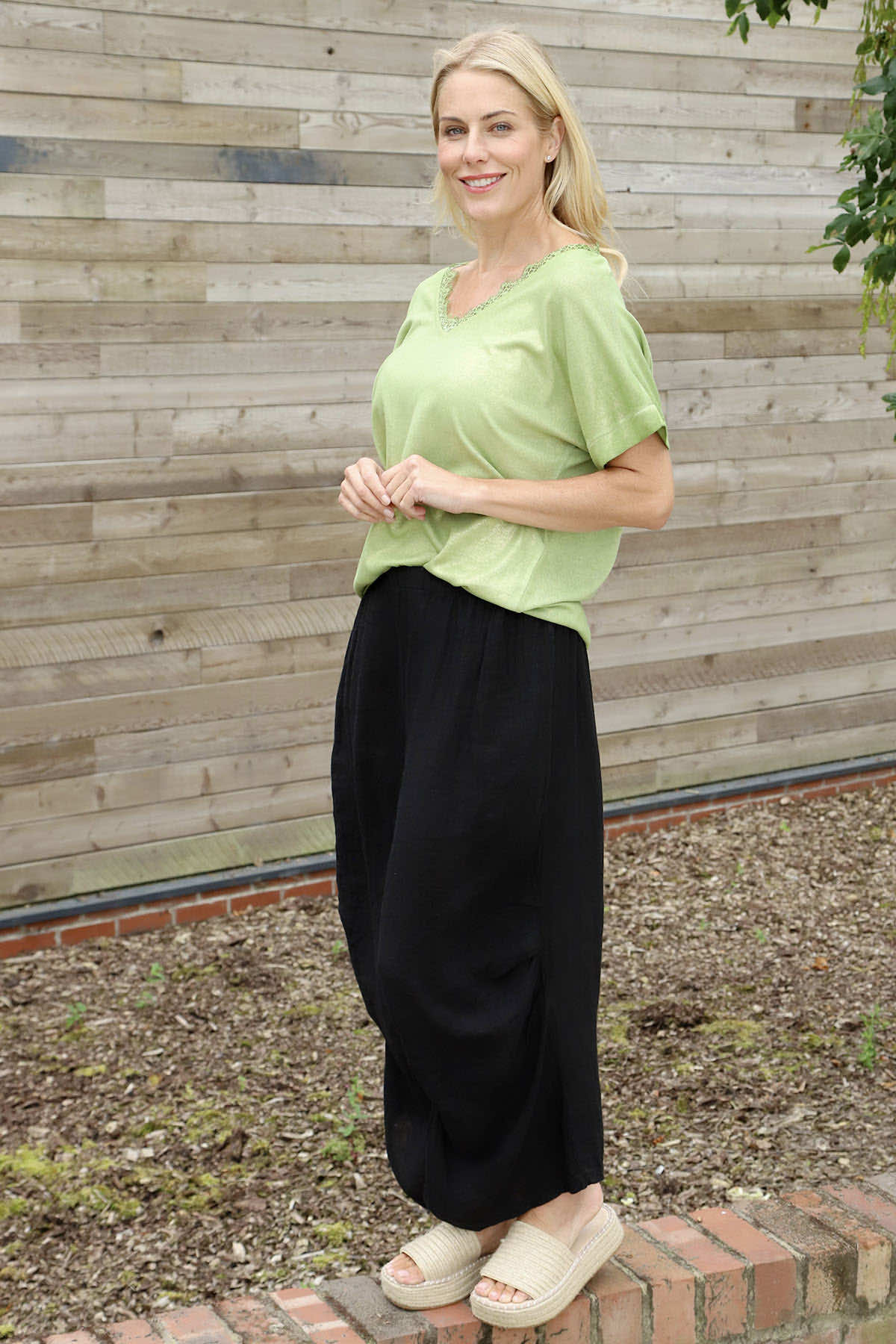 Robyn V-Neck Top Green