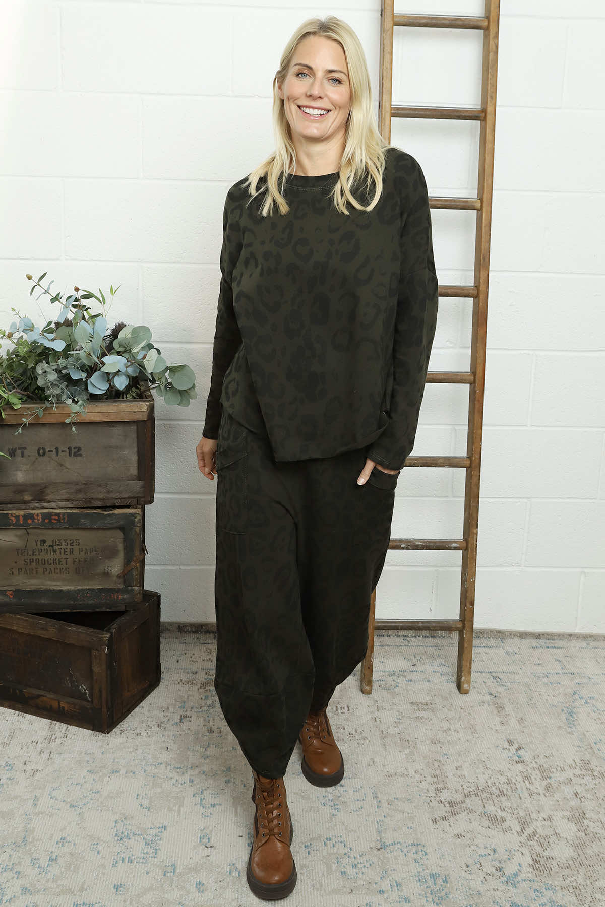 Novalie Leopard Cotton Top Khaki