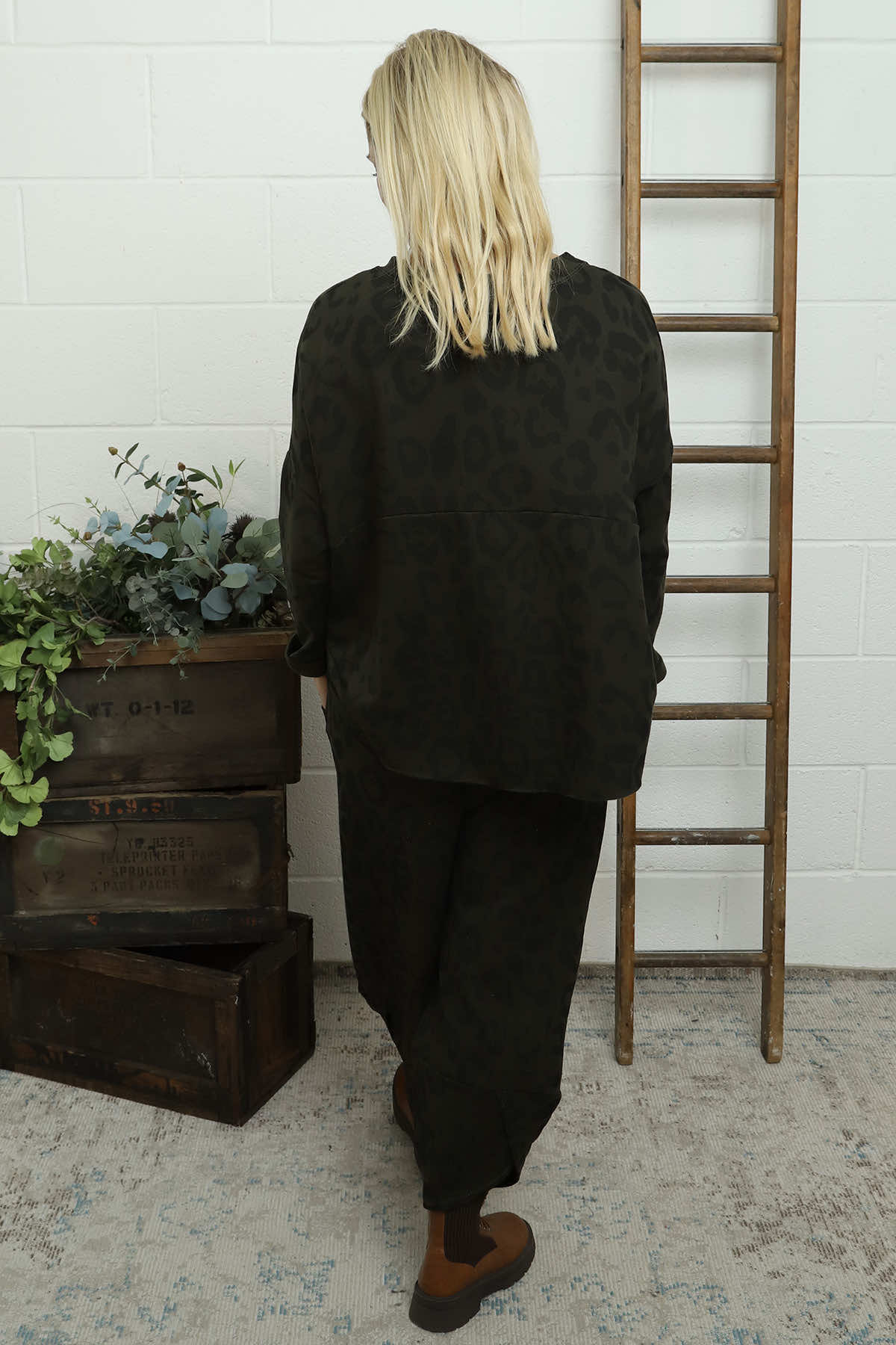 Novalie Leopard Cotton Top Khaki