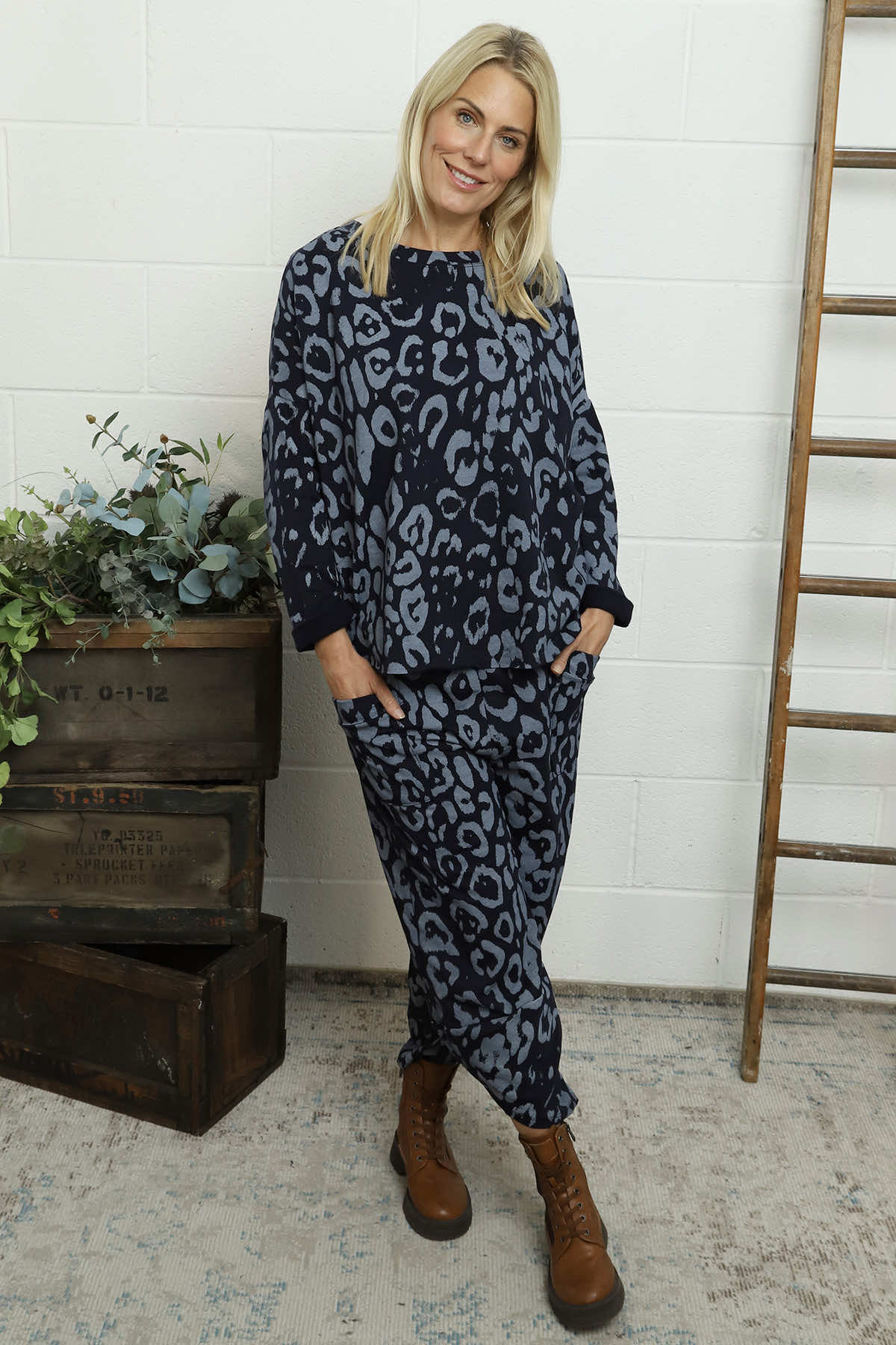 Novalie Leopard Cotton Top Navy