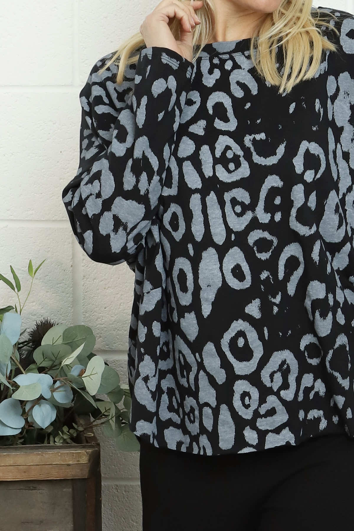 Novalie Leopard Cotton Top Black