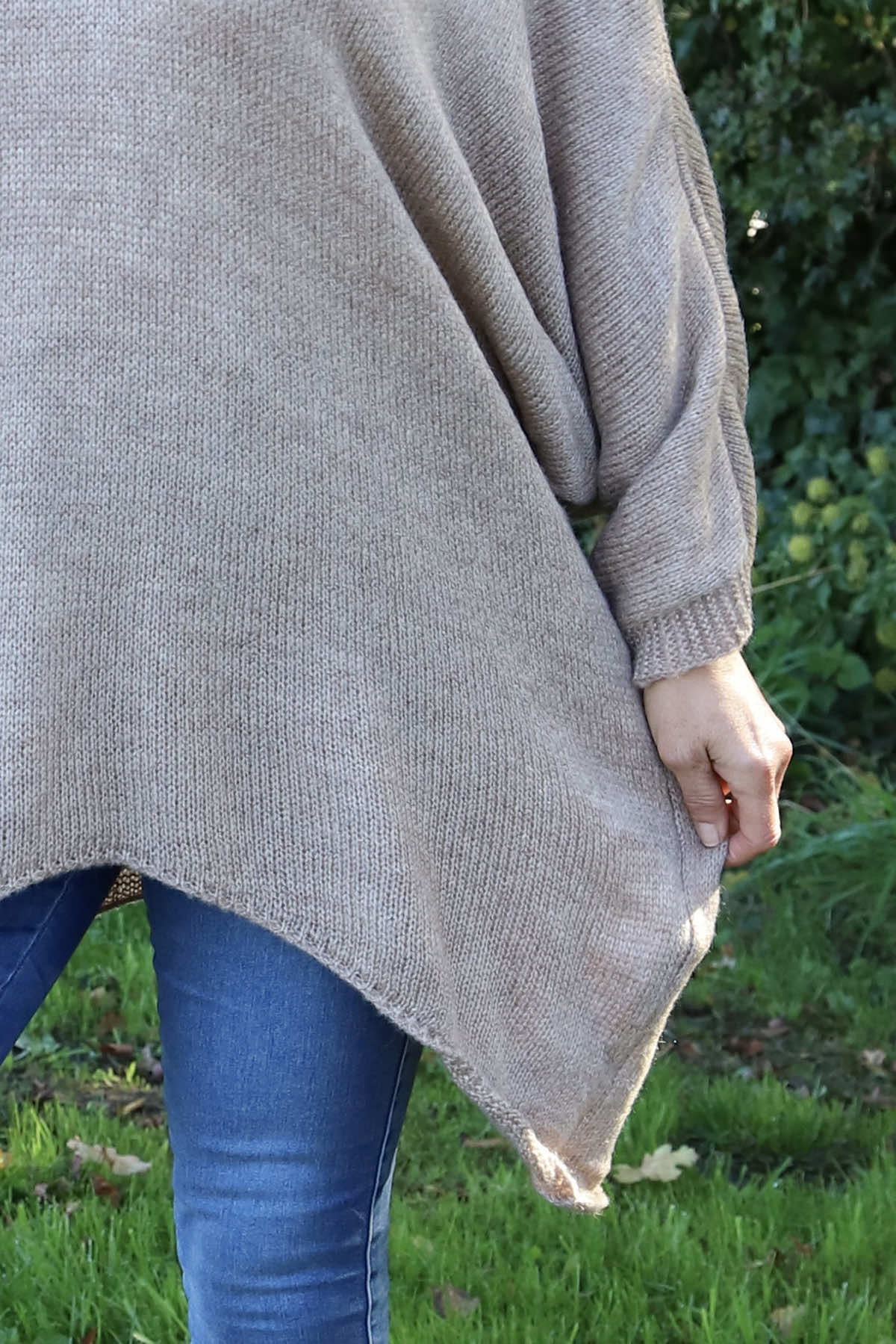 Paulina V-Neck Knitted Jumper Camel