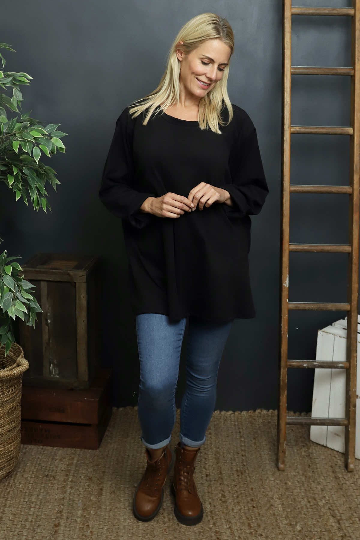 Alfreda Sweatshirt Black