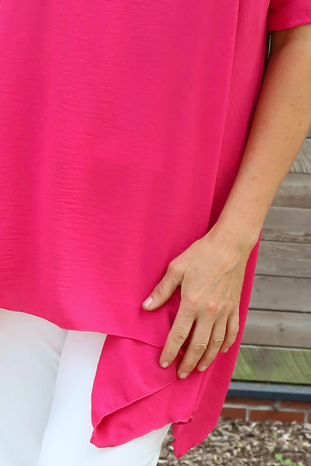 Loreleigh Dipped Side Top Fuchsia