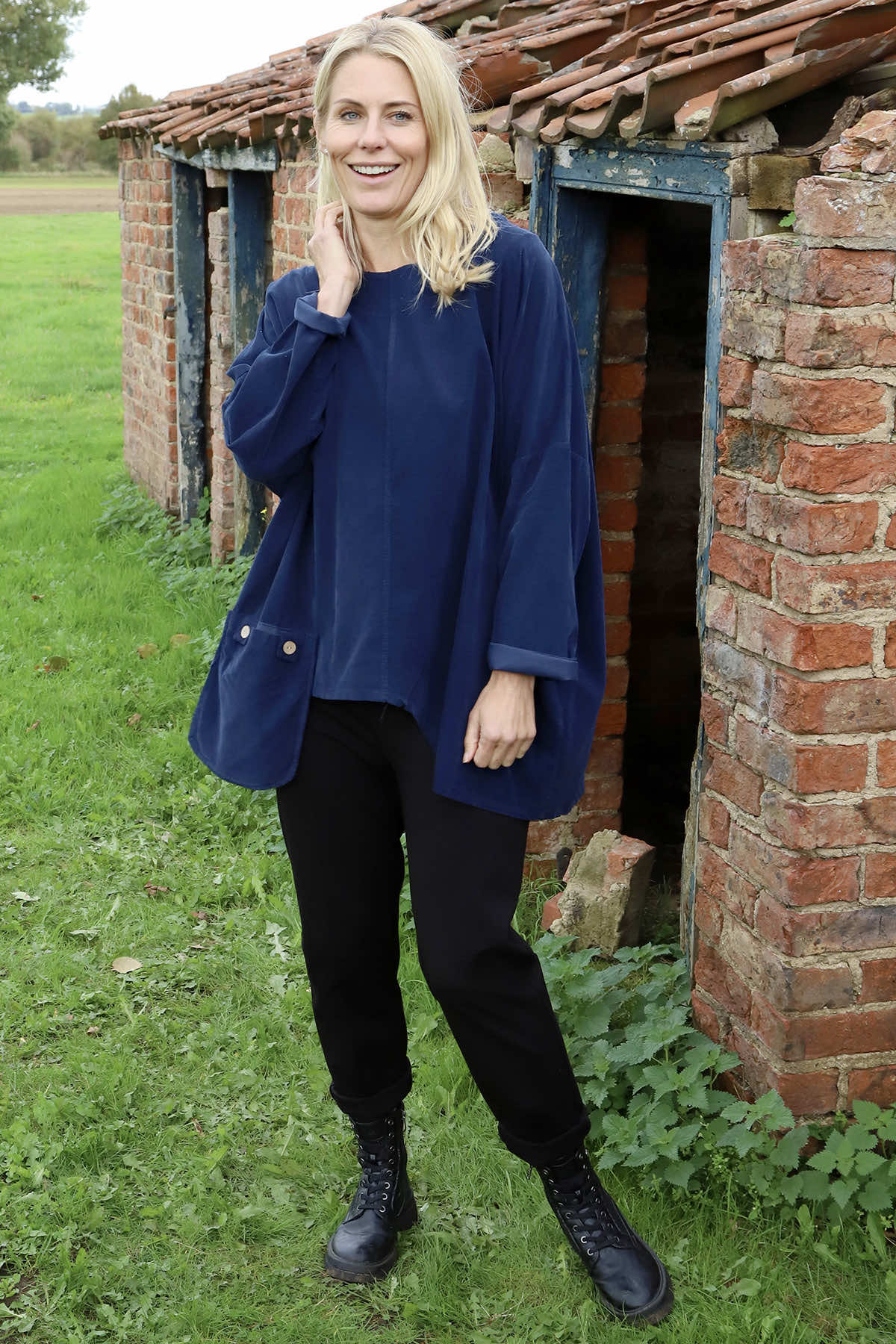 Daisy Needlecord Top Navy