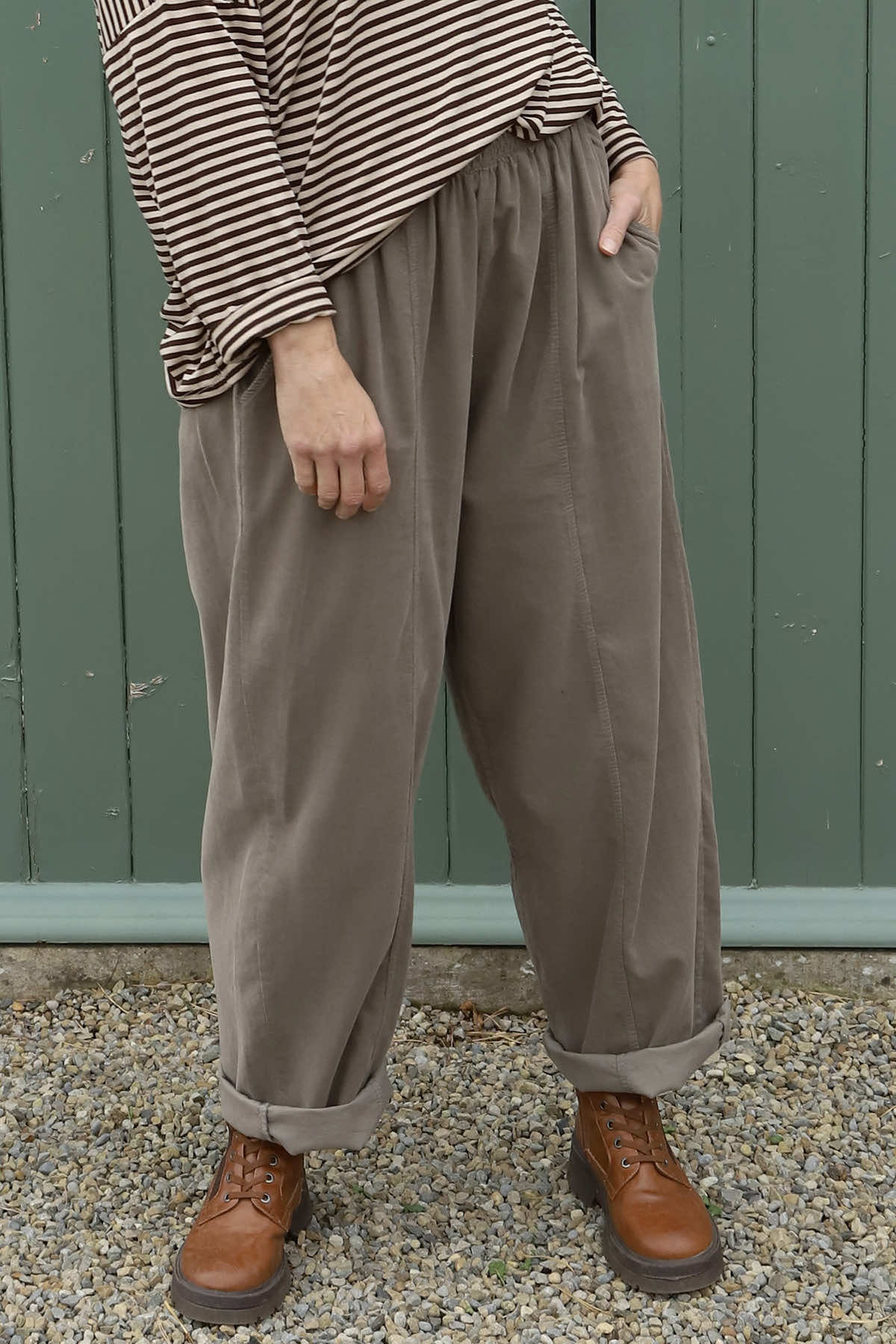Poppy Needlecord Trousers Mocha