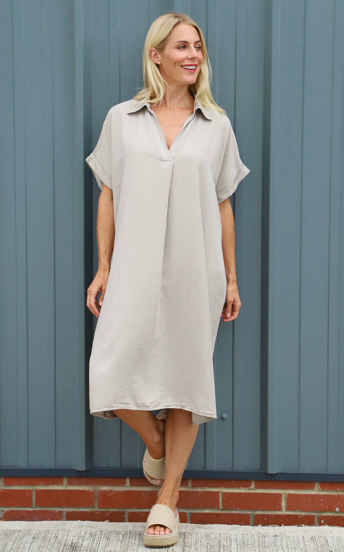 Chappell V-Neck Dress Light Mocha