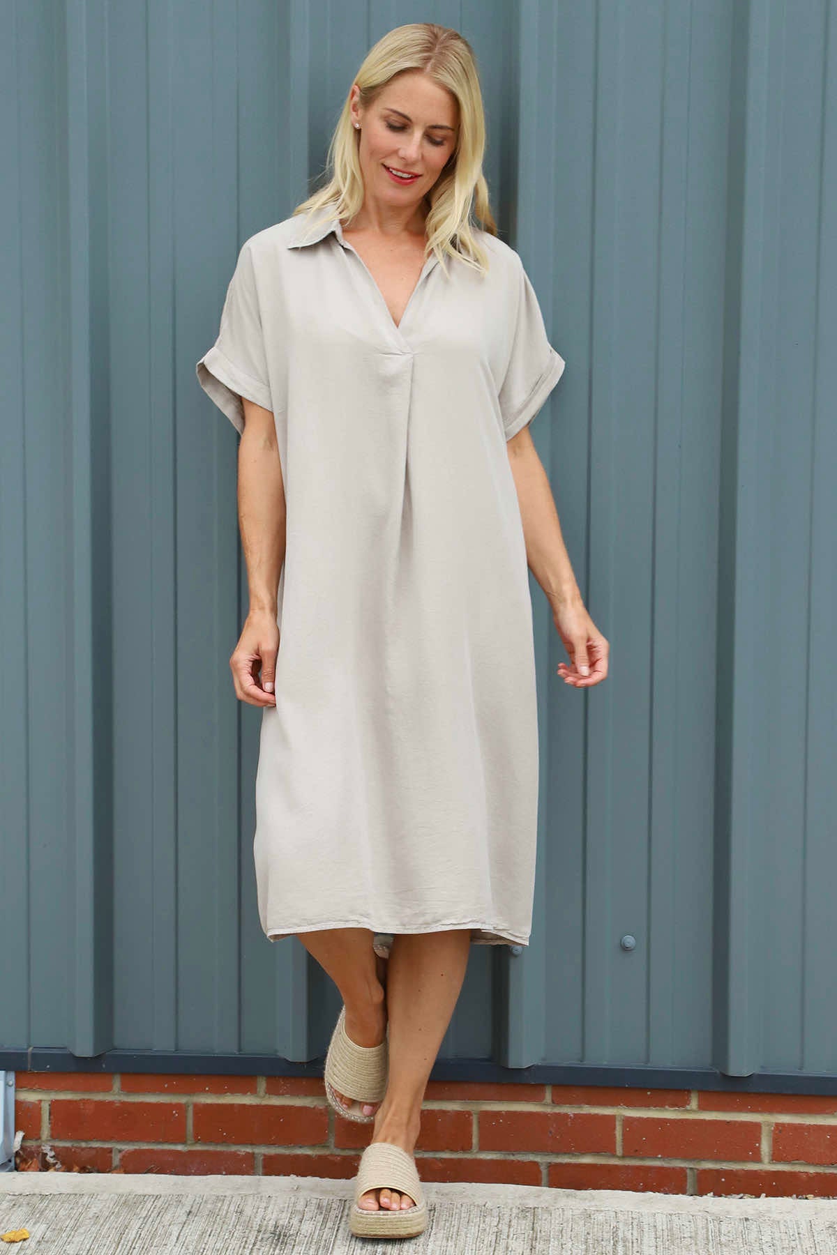 Chappell V-Neck Dress Light Mocha