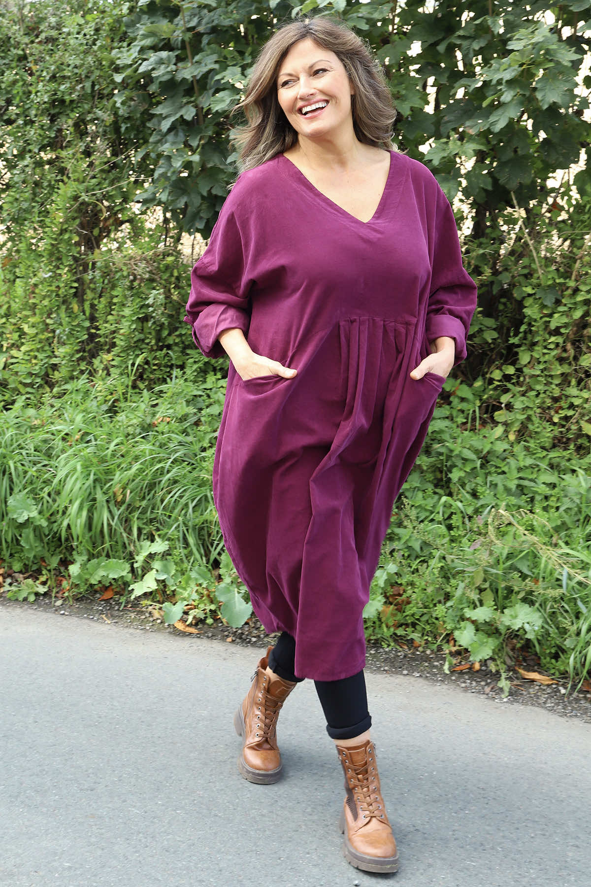 Dinah V-Neck Needlecord Dress Burgundy