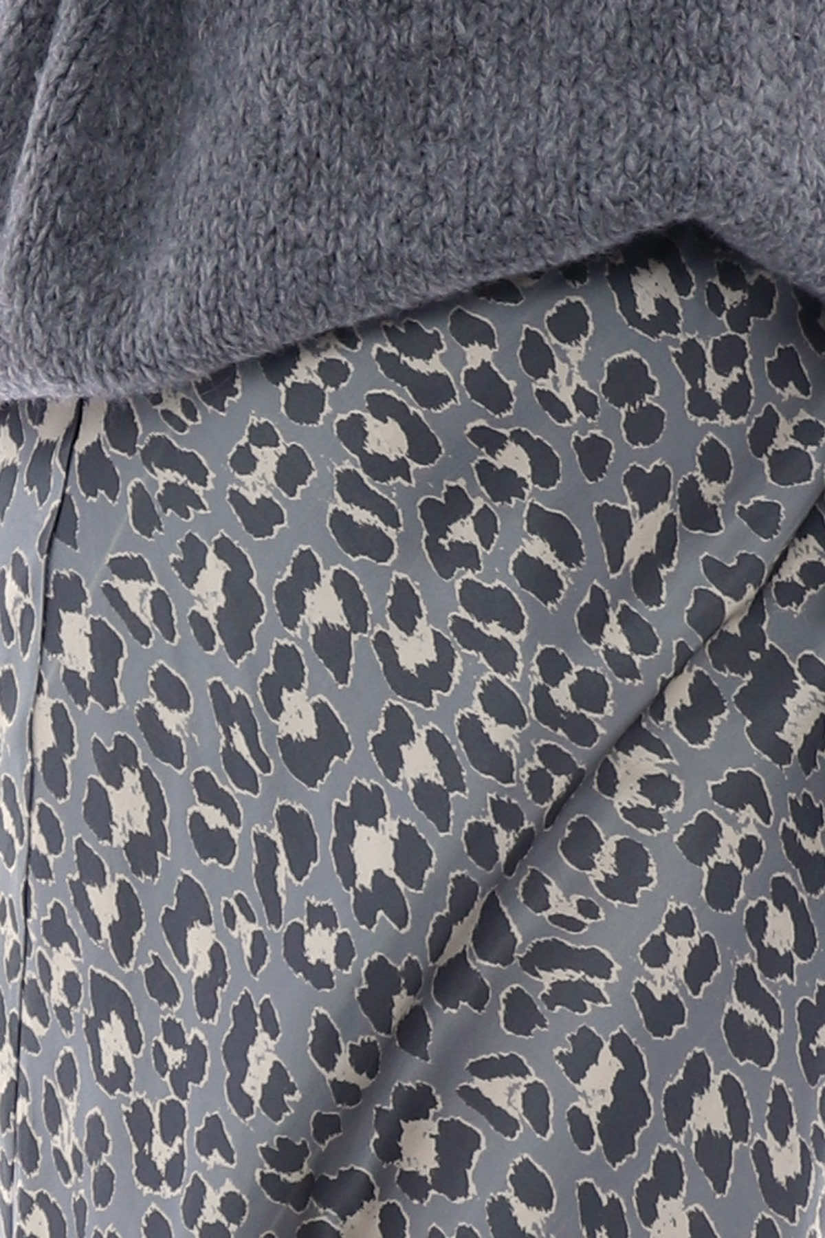 Leni Leopard Print Silky Skirt Mid Grey