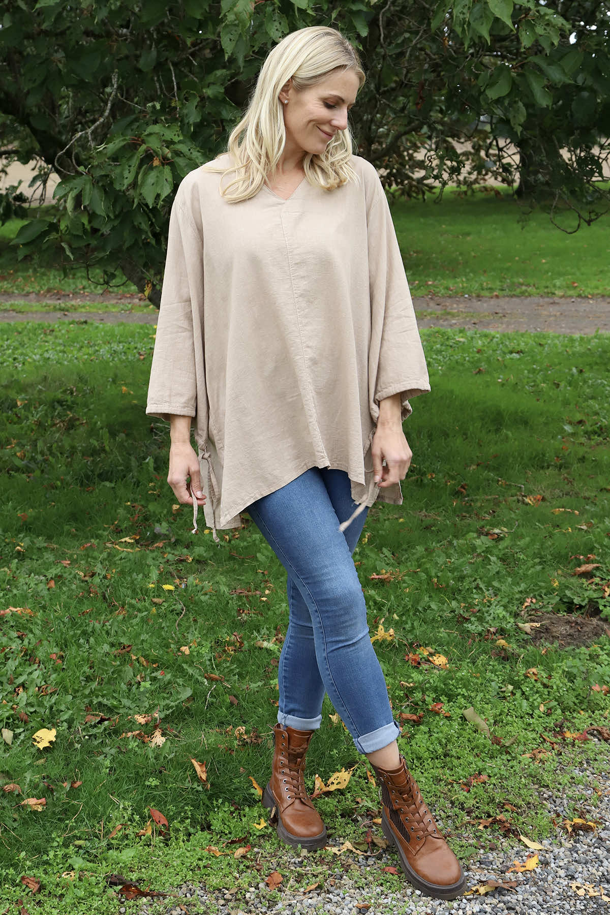 Nulvi V-Neck Linen Top Camel