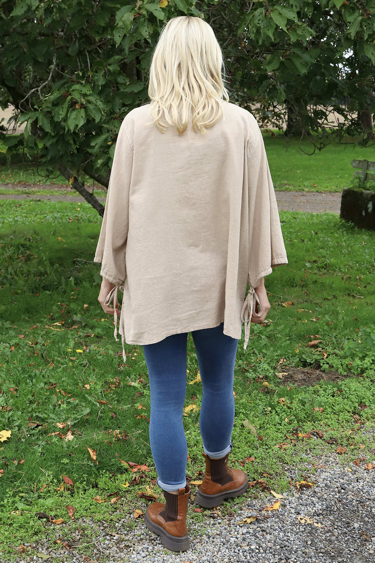 Nulvi V-Neck Linen Top Camel