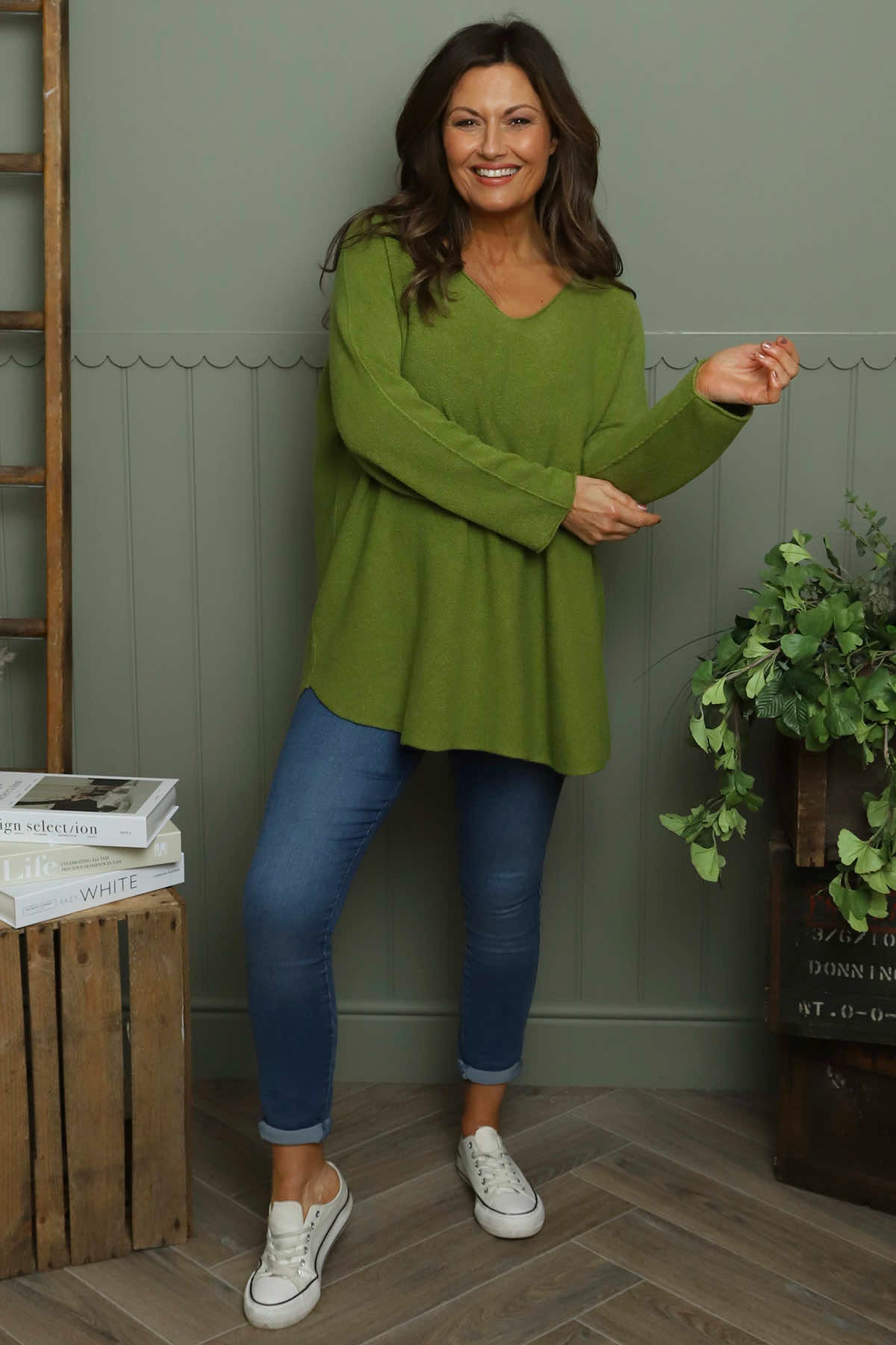 Lynna V-Neck Jumper Olive