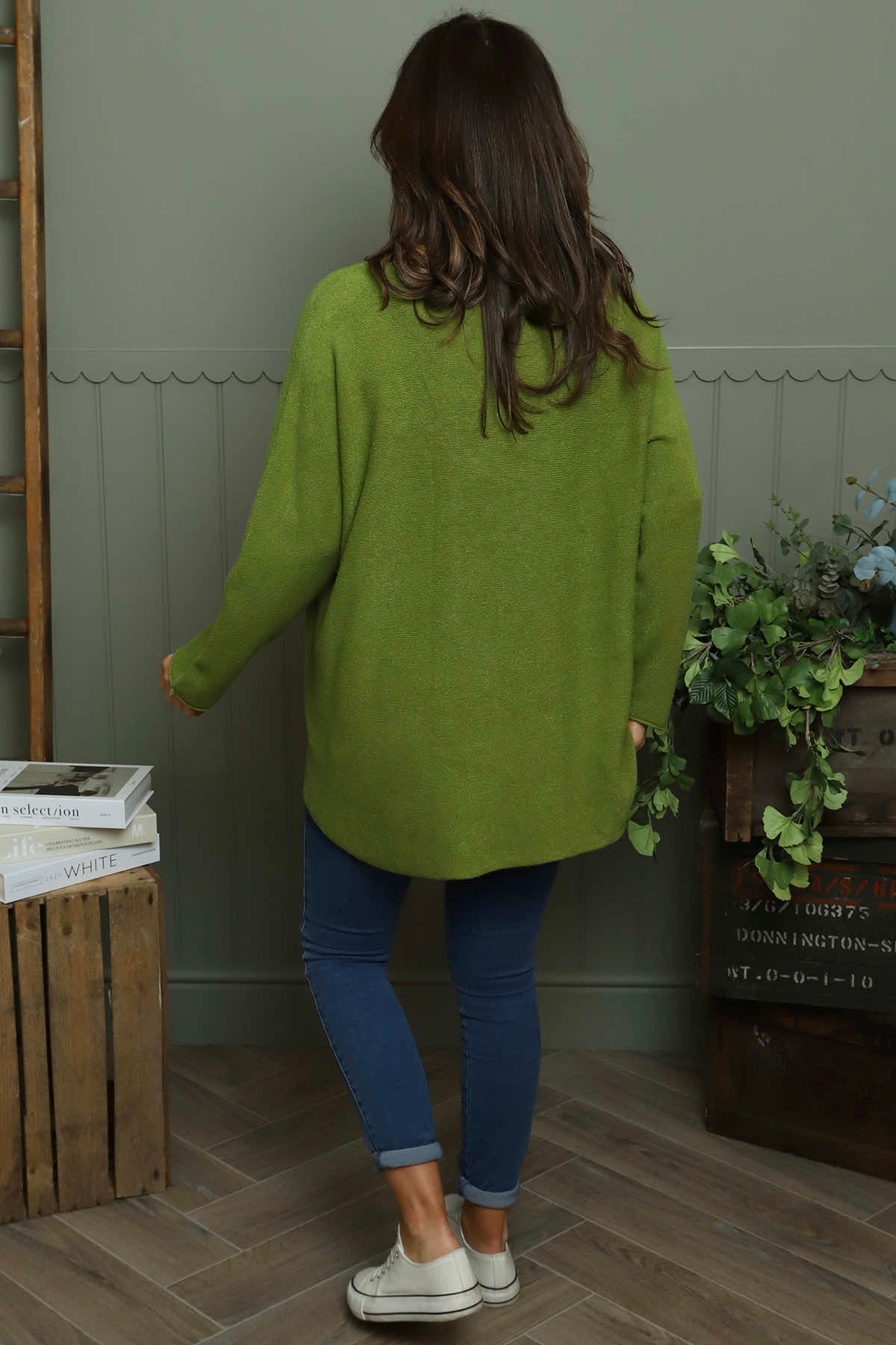 Lynna V-Neck Jumper Olive